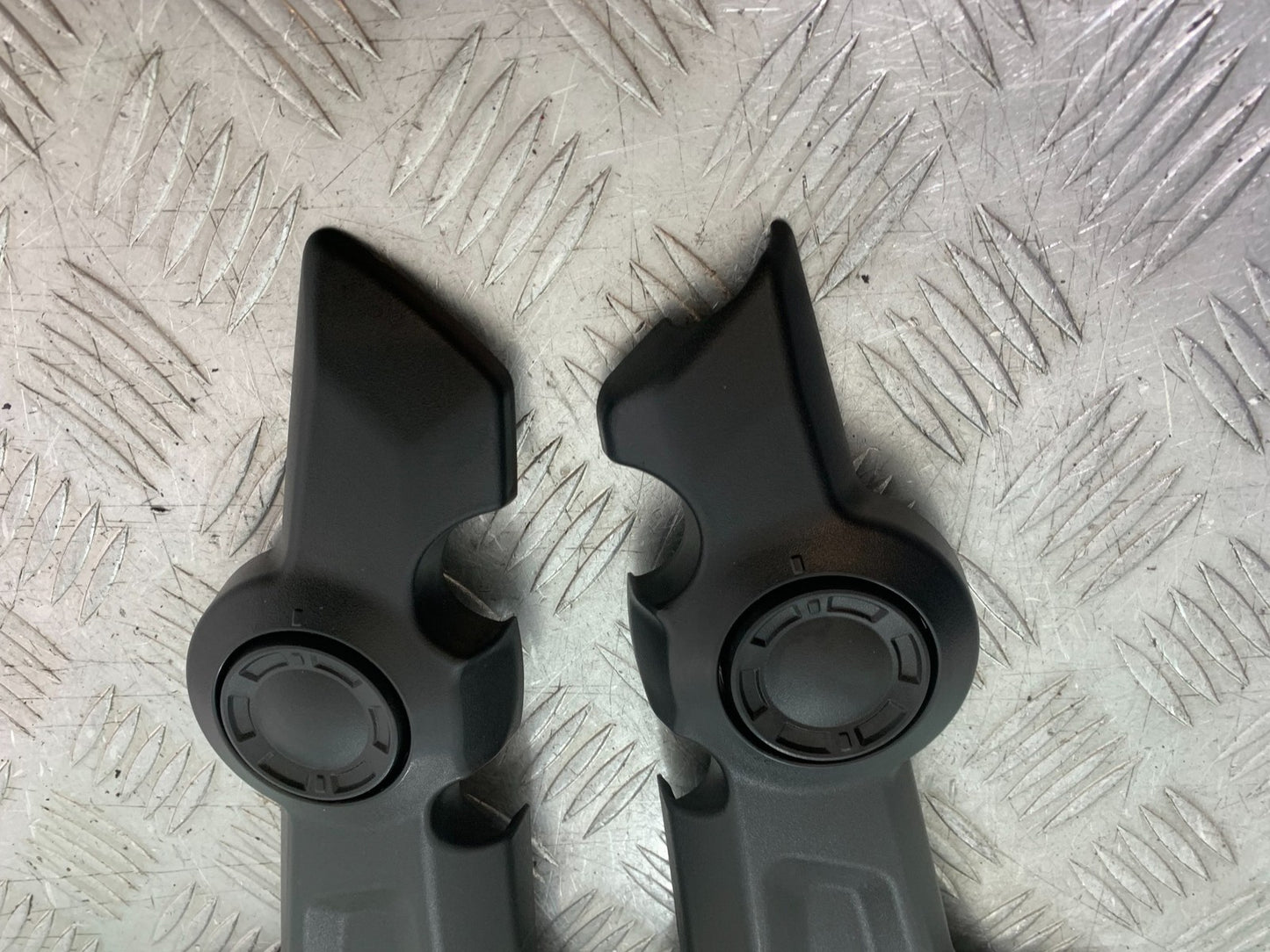 TRIUMPH TRIDENT 660 LEFT AND RIGHT FRAME COVERS YEAR 2021-2024 (CMB1295)