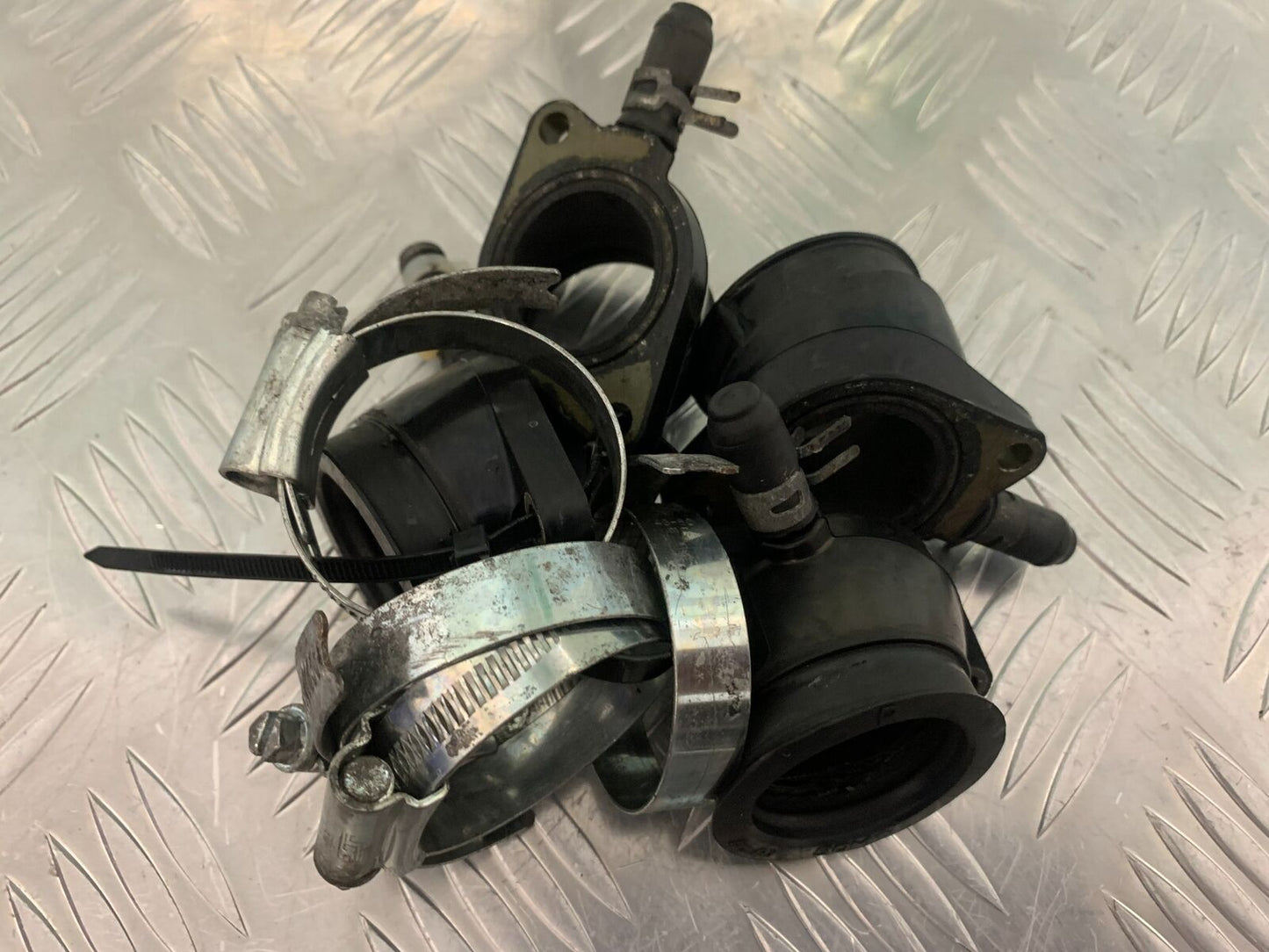 YAMAHA FZS600 FAZER 600 CARB RUBBERS   YEAR 1998-2001 (STOCK 964)