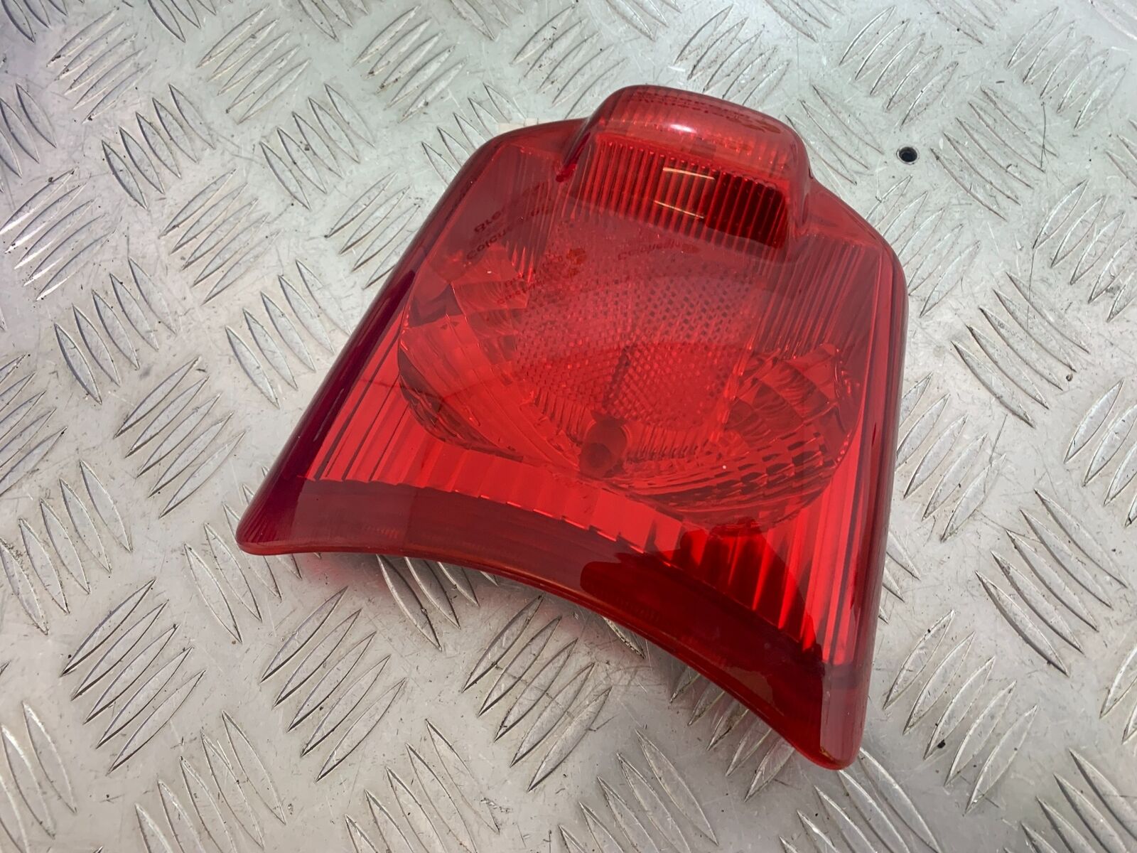 PIAGGIO VESPA GTS 300 REAR LIGHT  YEAR 2010 (CMB1062)