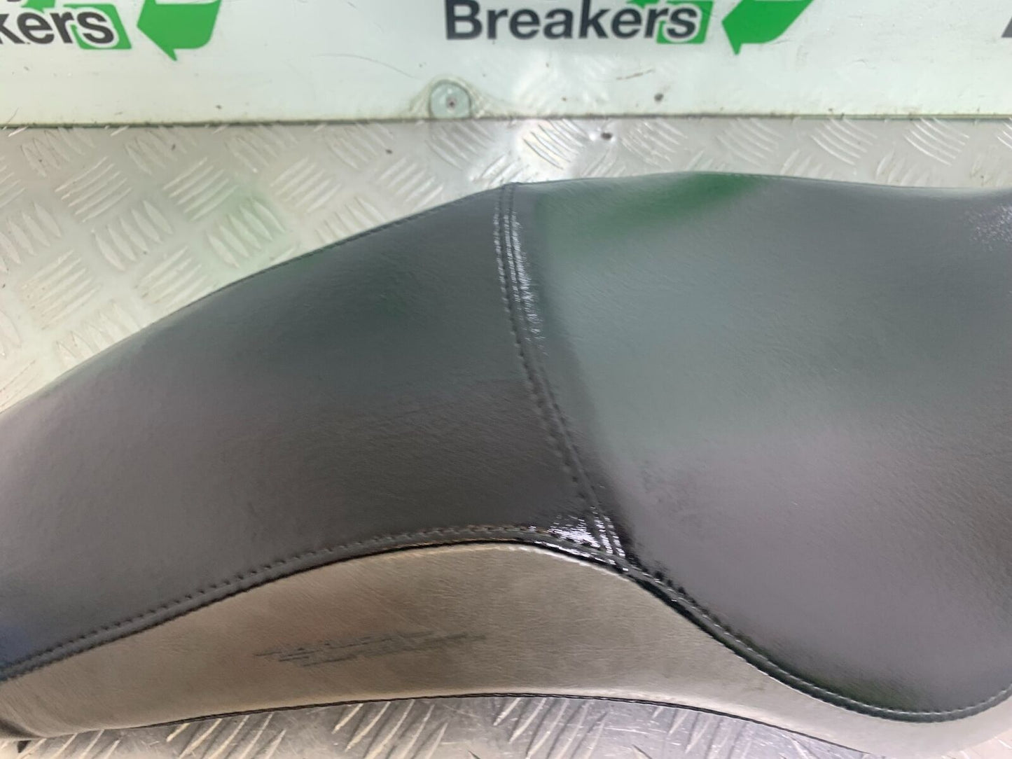 HARLEY DAVIDSON XL883 N IROD SEAT   YEAR 2020  (CMB1116)