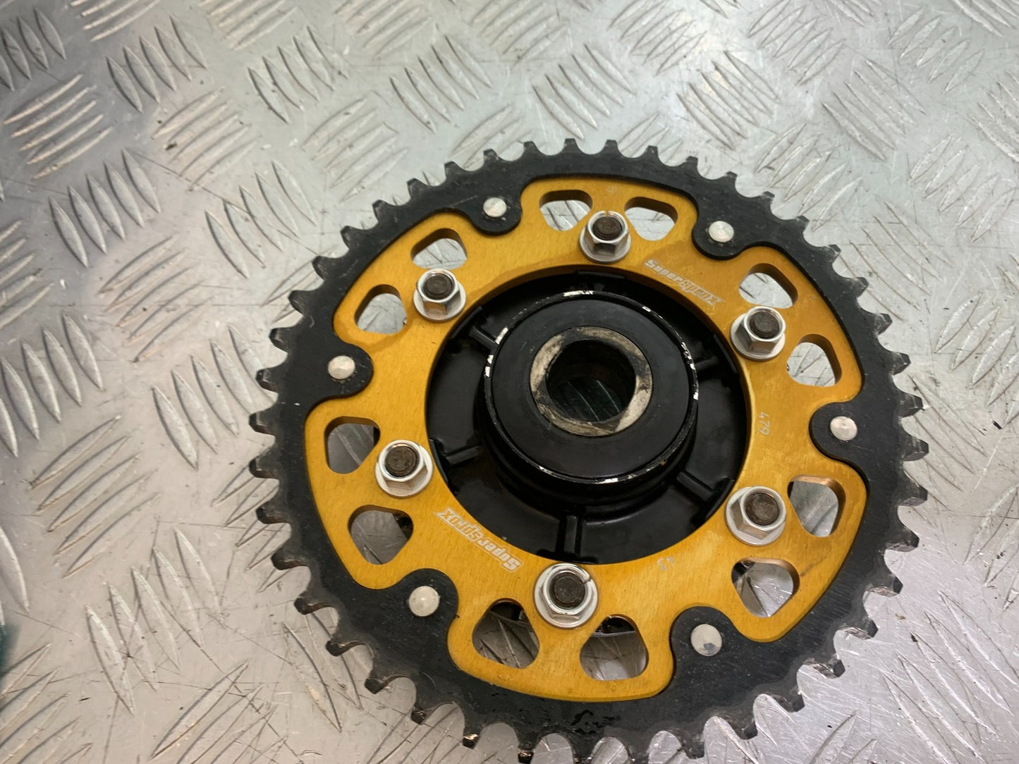 YAMAHA YZF R1 4XV REAR SPROCKET CARRIER   YEAR 1998-99 (CMB1291)