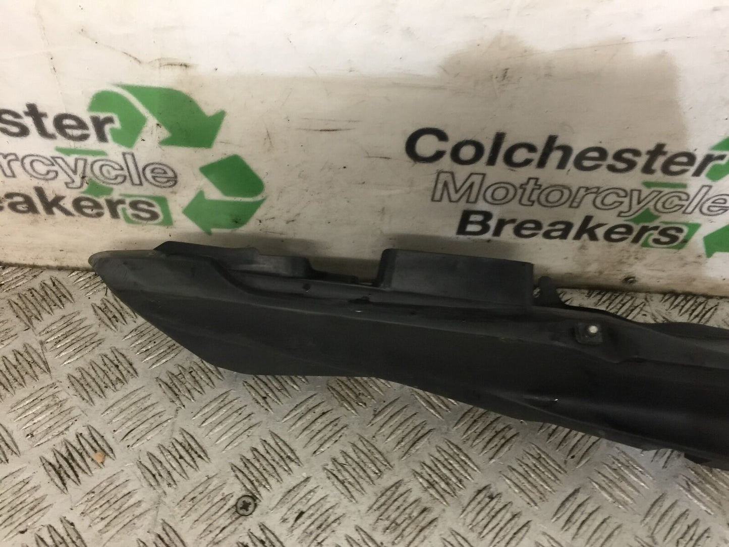 YAMAHA MT07 MT-07 RIGHT SEAT PANEL YEAR 2019 (STOCK 784)