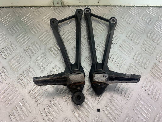 KAWASAKI ZX6R REAR HANGERS AND PEGS  YEAR 2009-2012 (CMB1136)