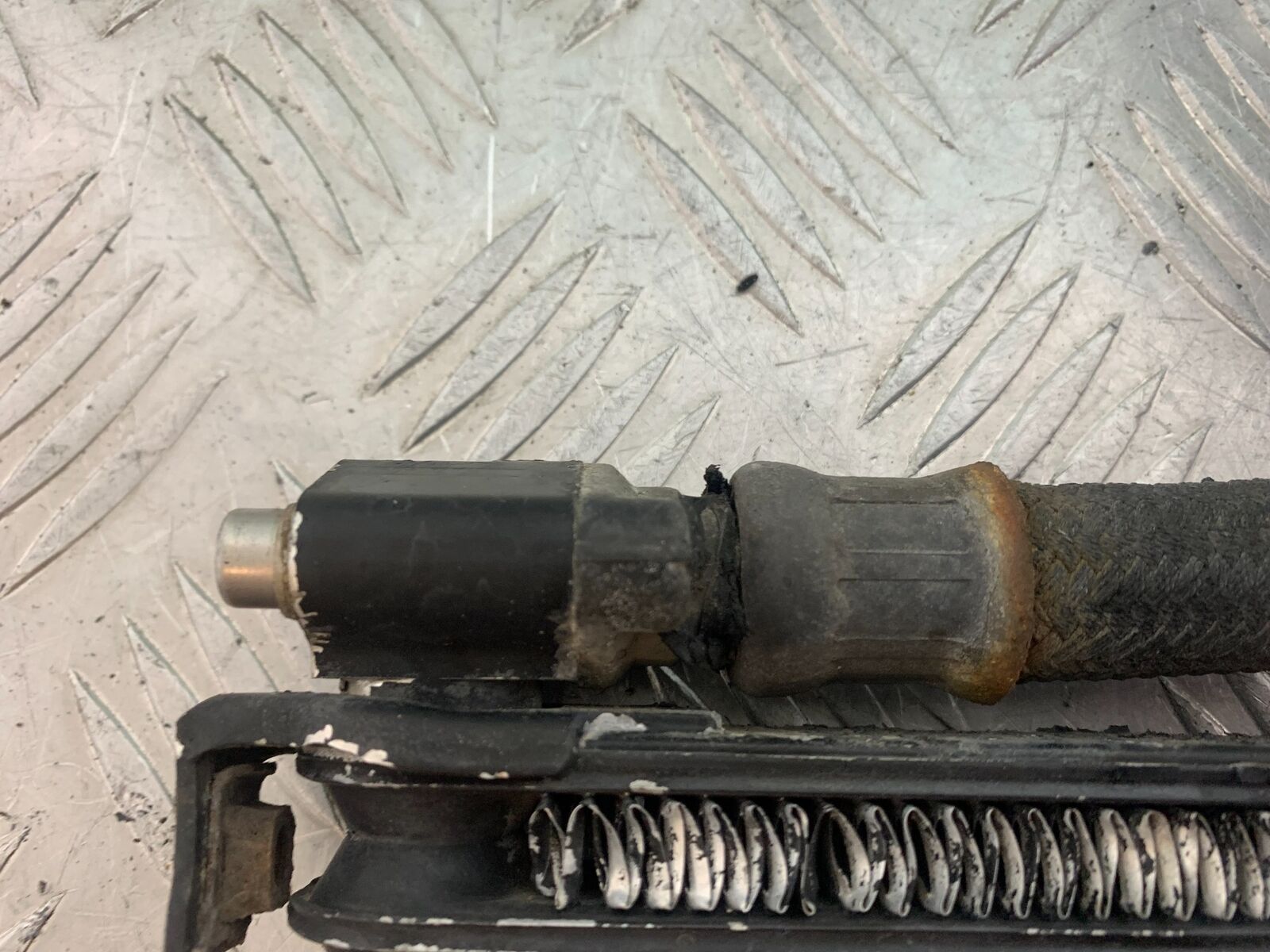 YAMAHA XJR1300 XJR 1300 OIL COOLER AND LINES YEAR 1999-2003 (CMB1119)