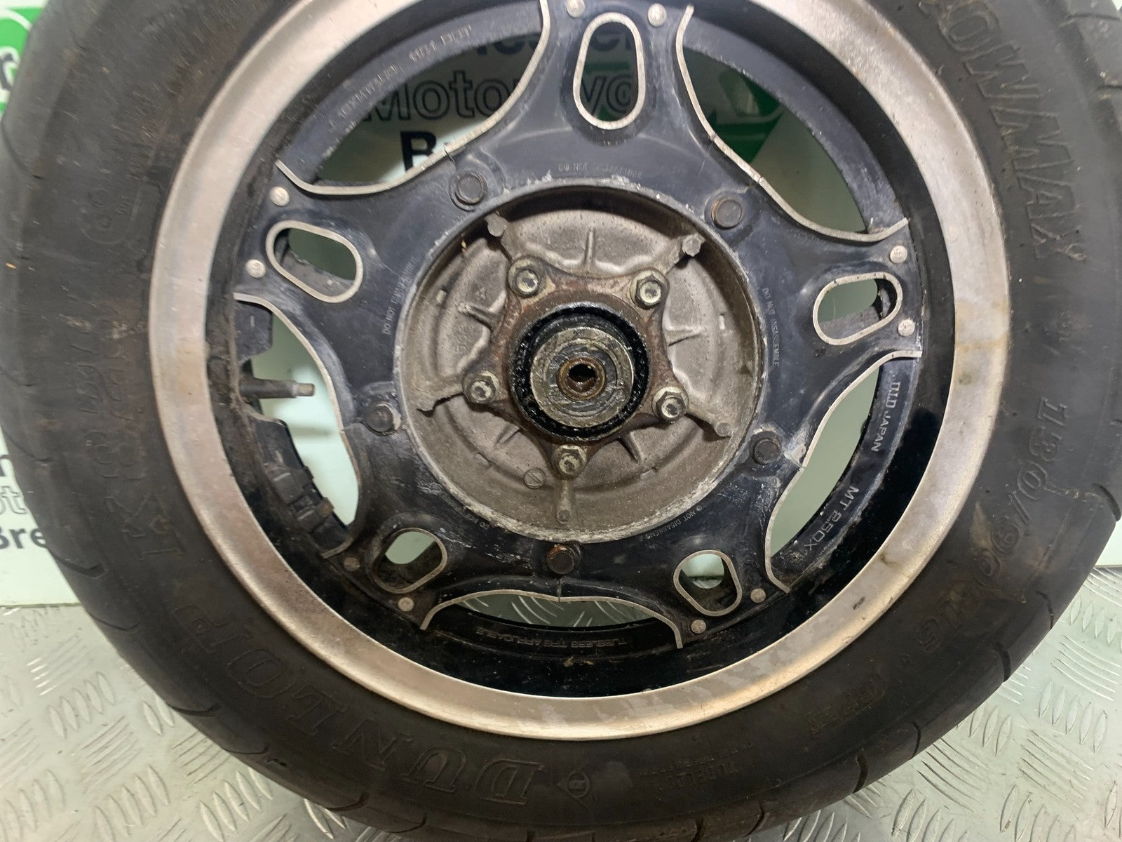 HONDA GL500 GL 500 SILVERWING REAR WHEEL YEAR 1981-82 (CMB1168)