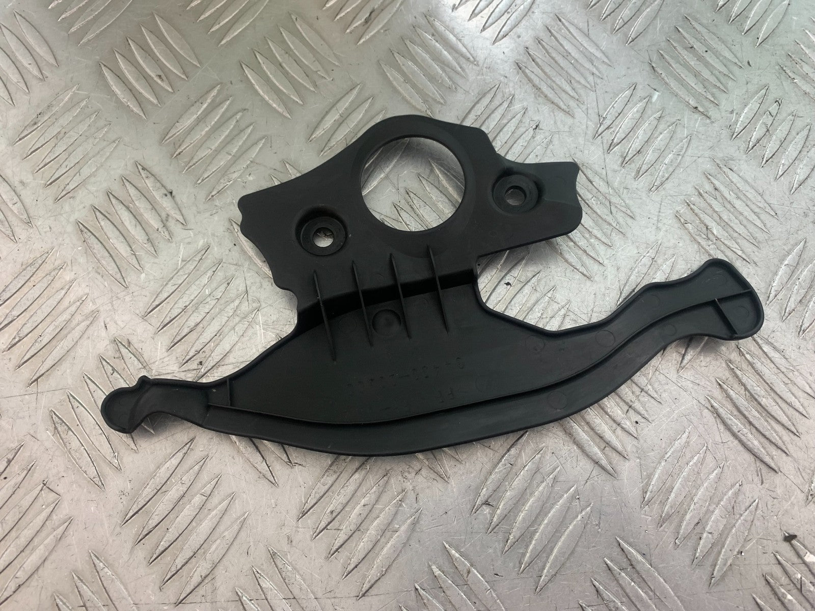 SUZUKI GSXR750 GSXR 750 K4 K5 YOKE INFILL COVER  2004-2005 (CMB1319)