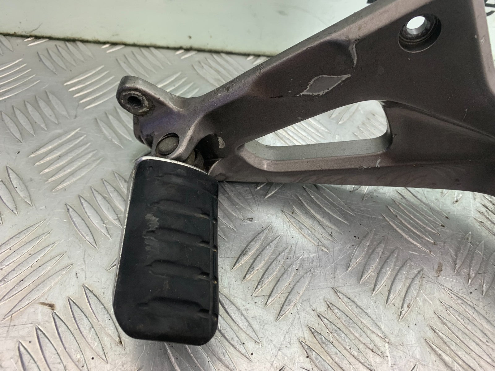 HONDA NT 700 V DEAUVILLE LEFT HANGER AND PEGS  YEAR 2006-2010 (CMB1298)