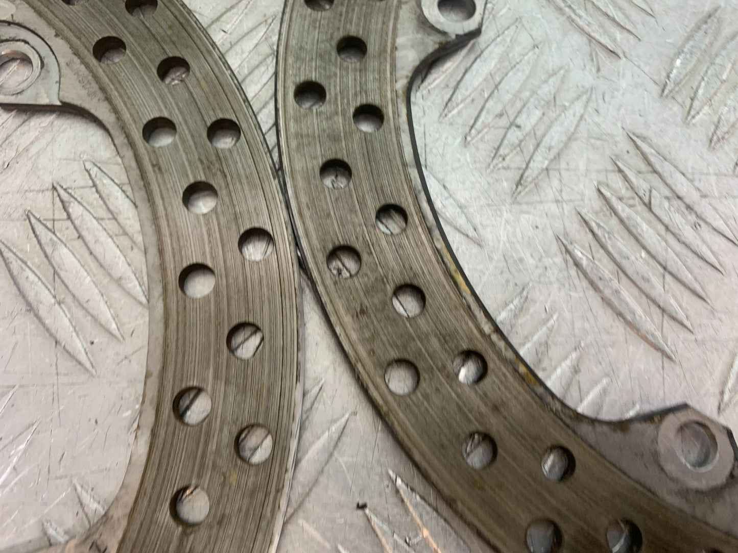 TRIUMPH TRIDENT 660 FRONT BRAKE DISCS YEAR 2021-2024 (CMB1295)