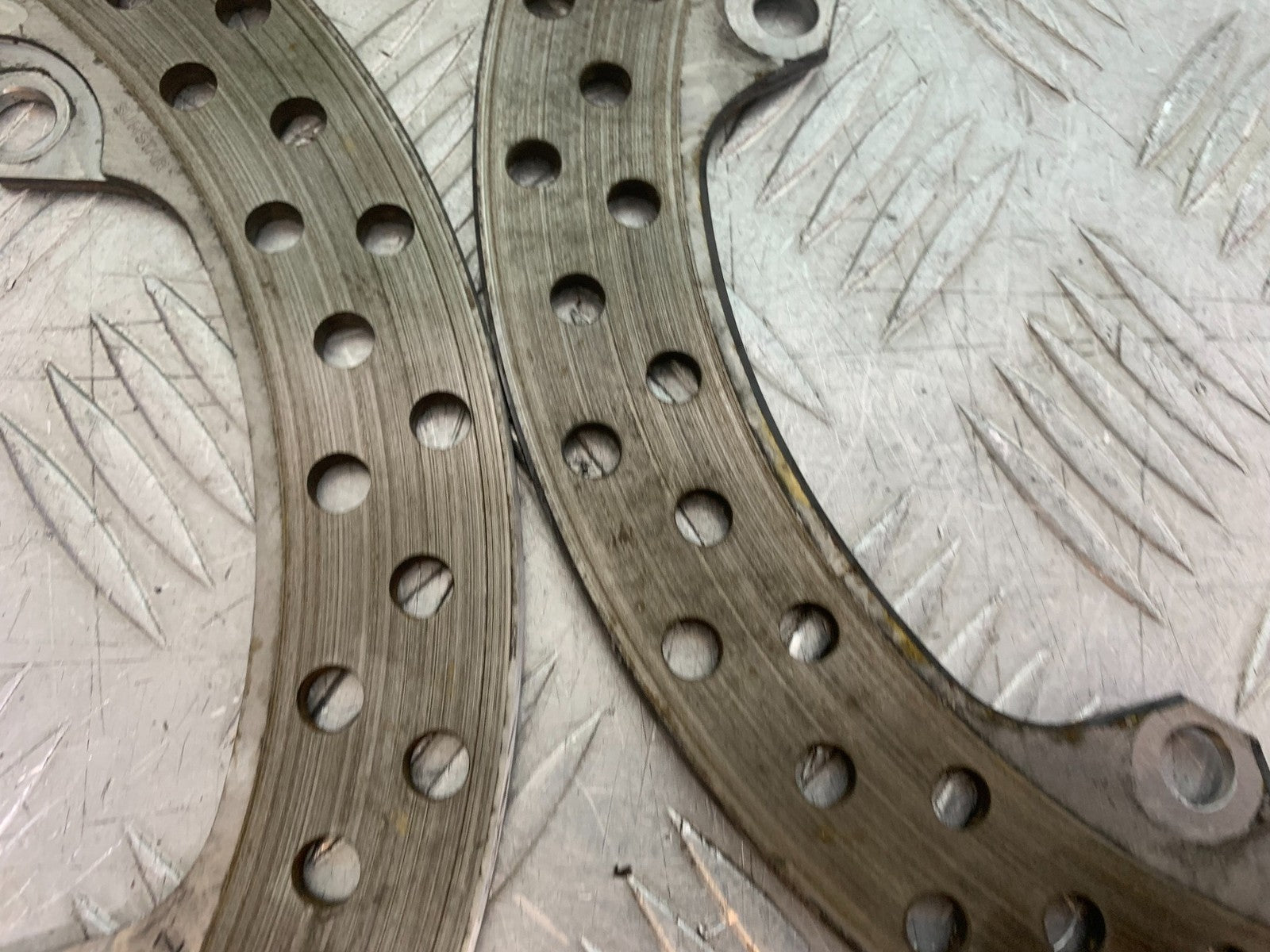 TRIUMPH TRIDENT 660 FRONT BRAKE DISCS YEAR 2021-2024 (CMB1295)