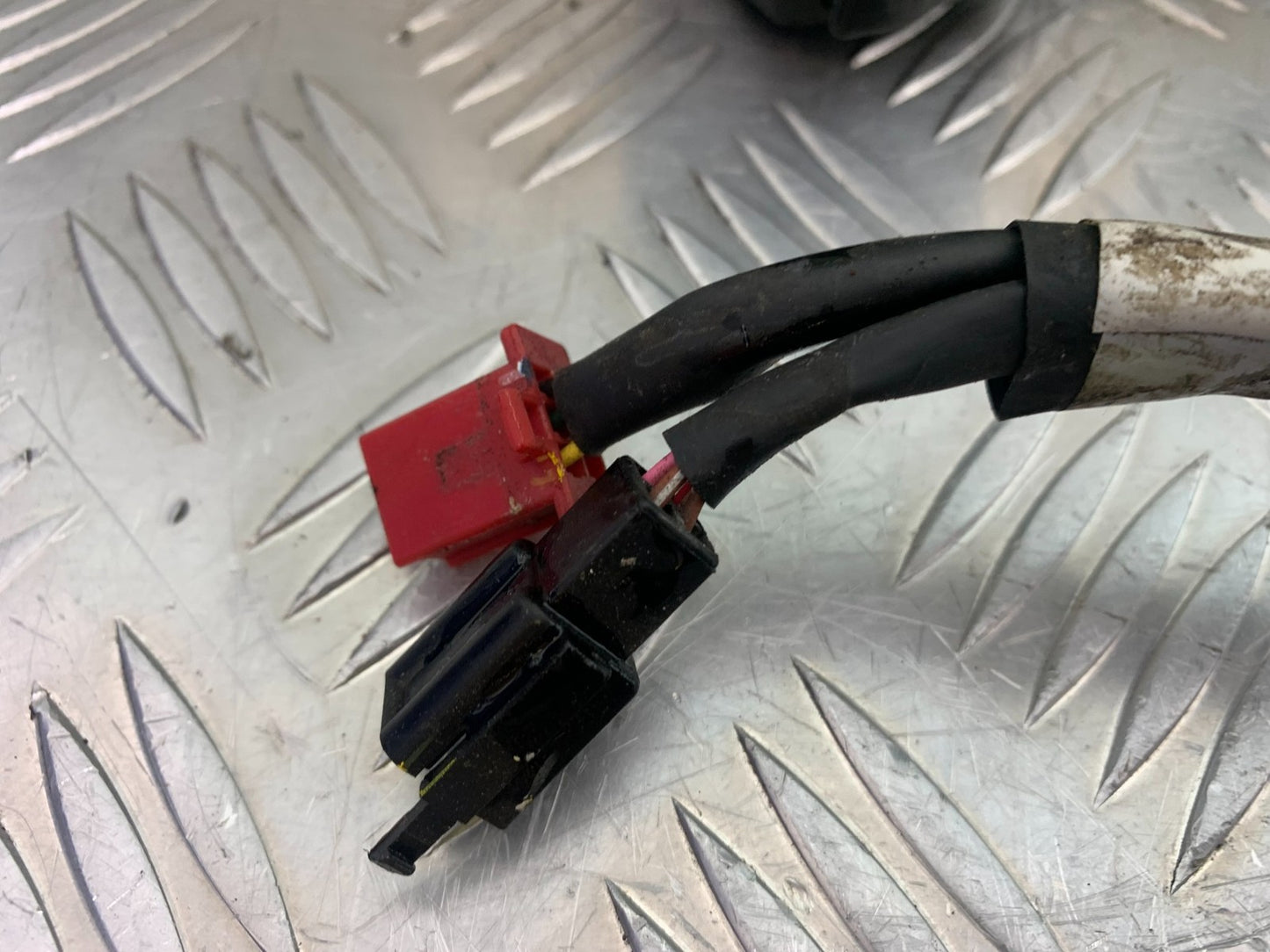 YAMAHA XMAX 300 LEFT SWITCH GEAR  YEAR 2017-2020 (CMB1218)