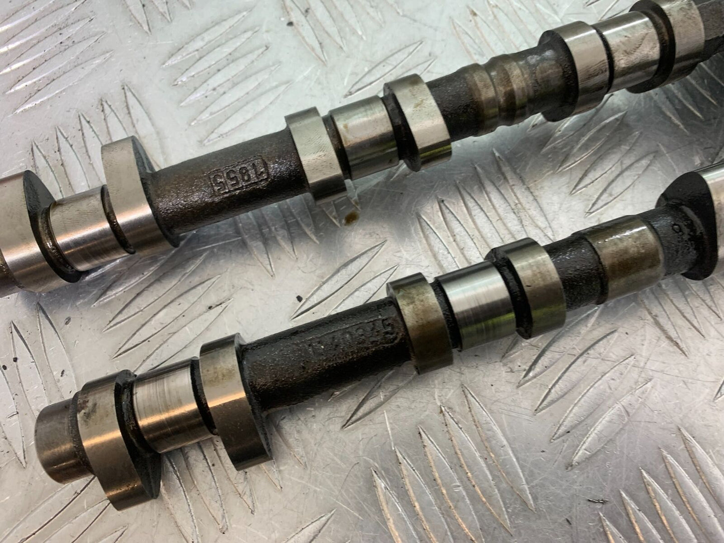 TRIUMPH 955i SPRINT ST CAMSHAFTS   YEAR 1999-2004 (STOCK 735)