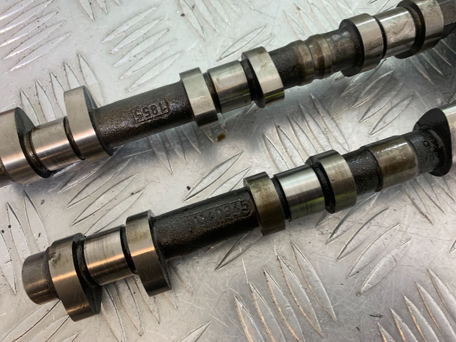 TRIUMPH 955i SPRINT ST CAMSHAFTS   YEAR 1999-2004 (STOCK 735)