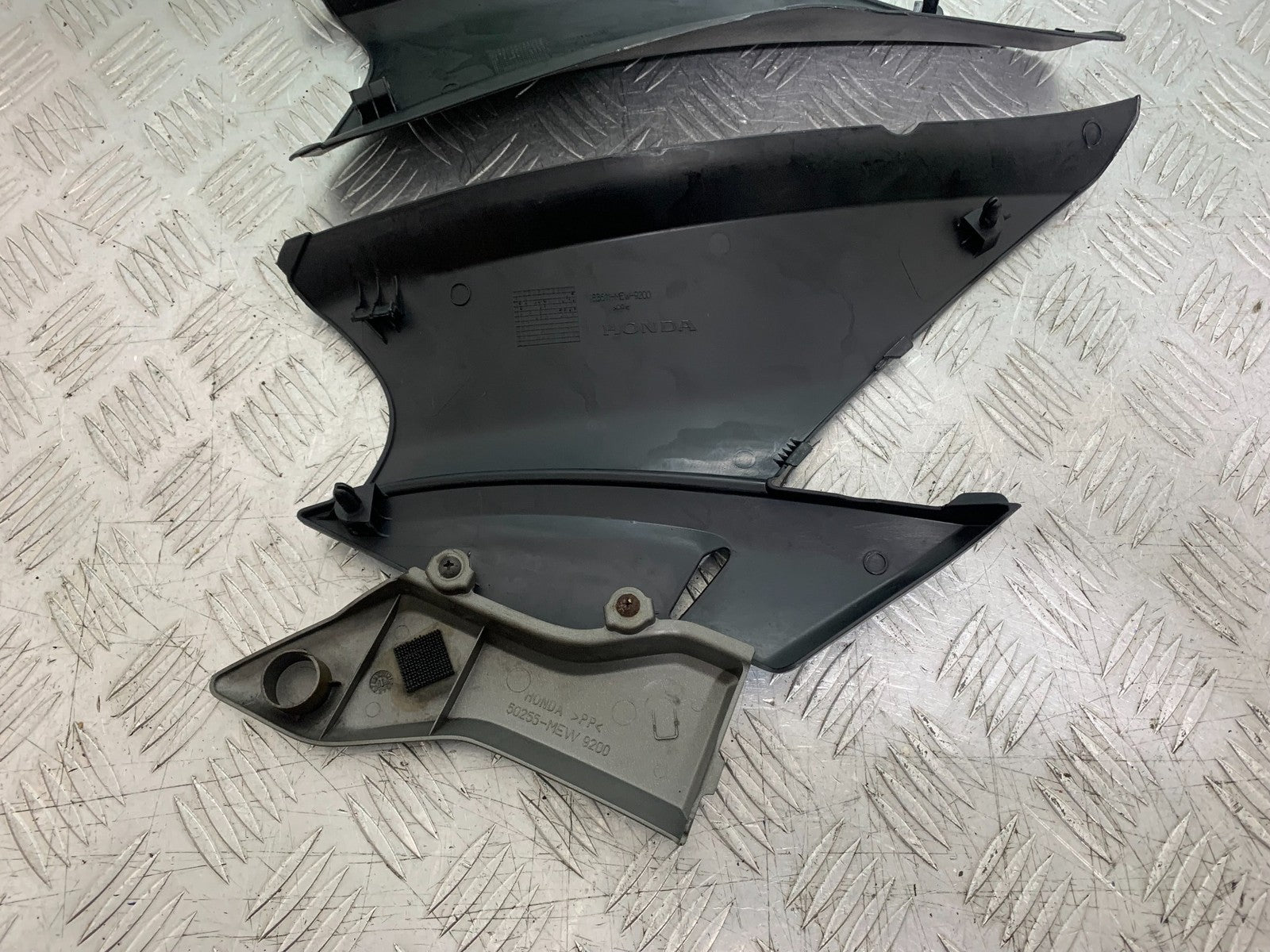 HONDA NT 700 V DEAUVILLE LEFT AND RIGHT SIDE PANELS   YEAR 2006-2010 (CMB1298)