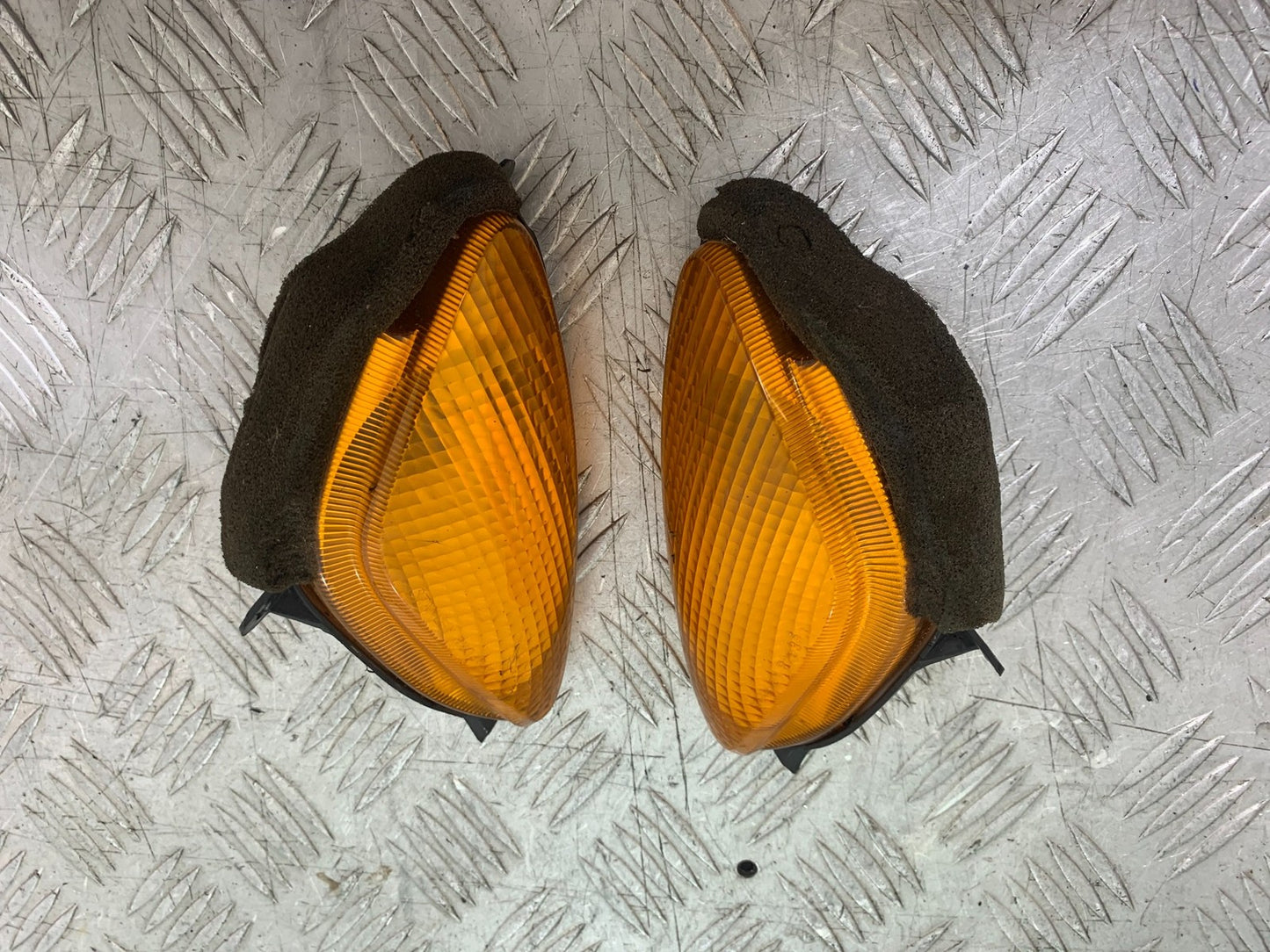 HONDA NT650 V DEAUVILLE FRONT INDICATORS  YEAR 1998-01(CMB1320)