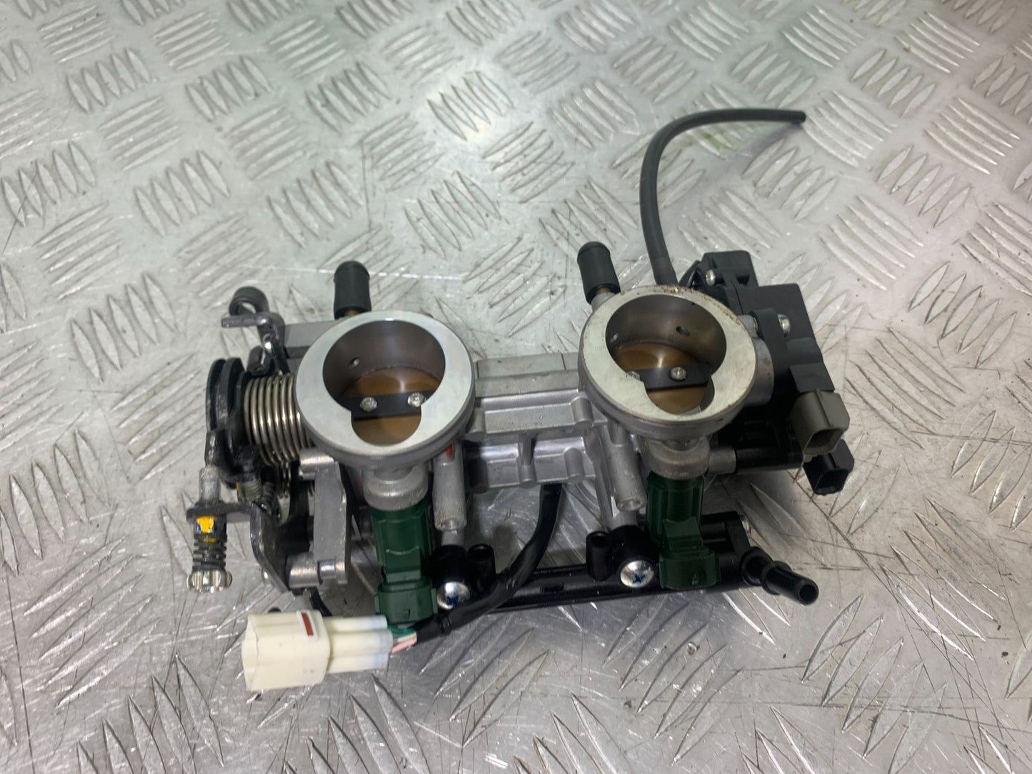 KAWASAKI ER6 N THROTTLE BODIES YEAR 2012-2017 (CMB1324)