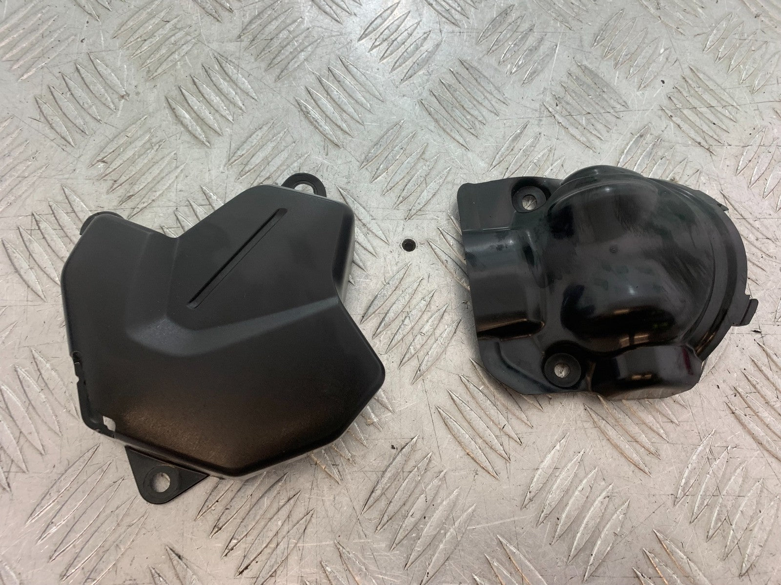 TRIUMPH TRIDENT 660 2X INFILL COVERS  YEAR 2021-2024 (CMB1295)