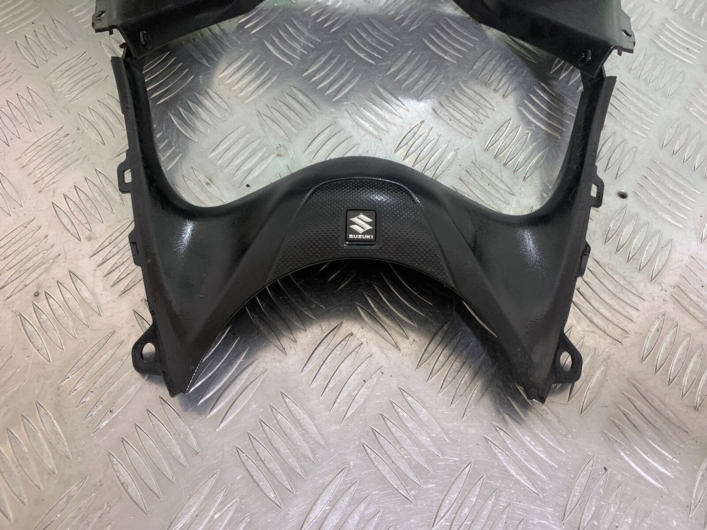 SUZUKI DL 650 V-STROM CLOCK SURROUND  YEAR 2016 (STOCK 996)