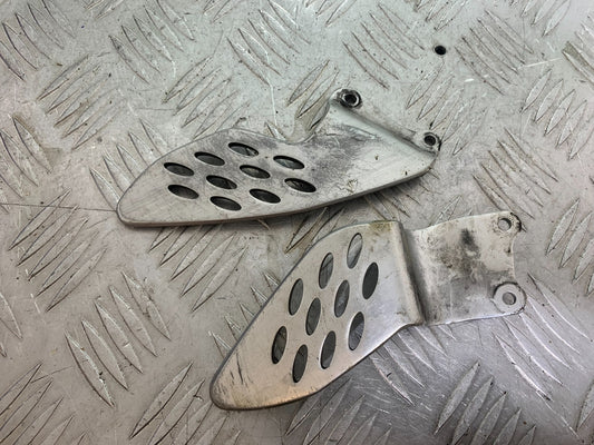 YAMAHA YZF R1 HEEL PLATES  YEAR 2004-2006 (CMB1155)