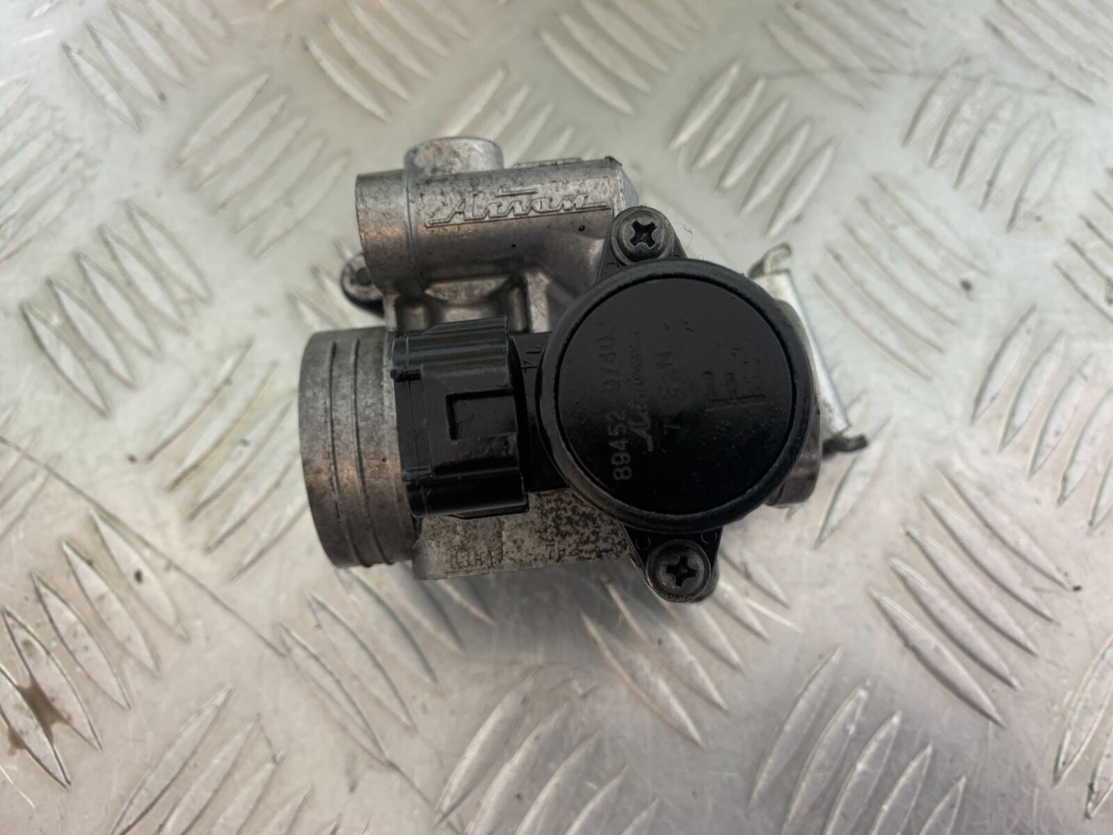 SUZUKI AN 200 UN 200 BURGMAN THROTTLE BODY YEAR 2007-09 (CMB1128)