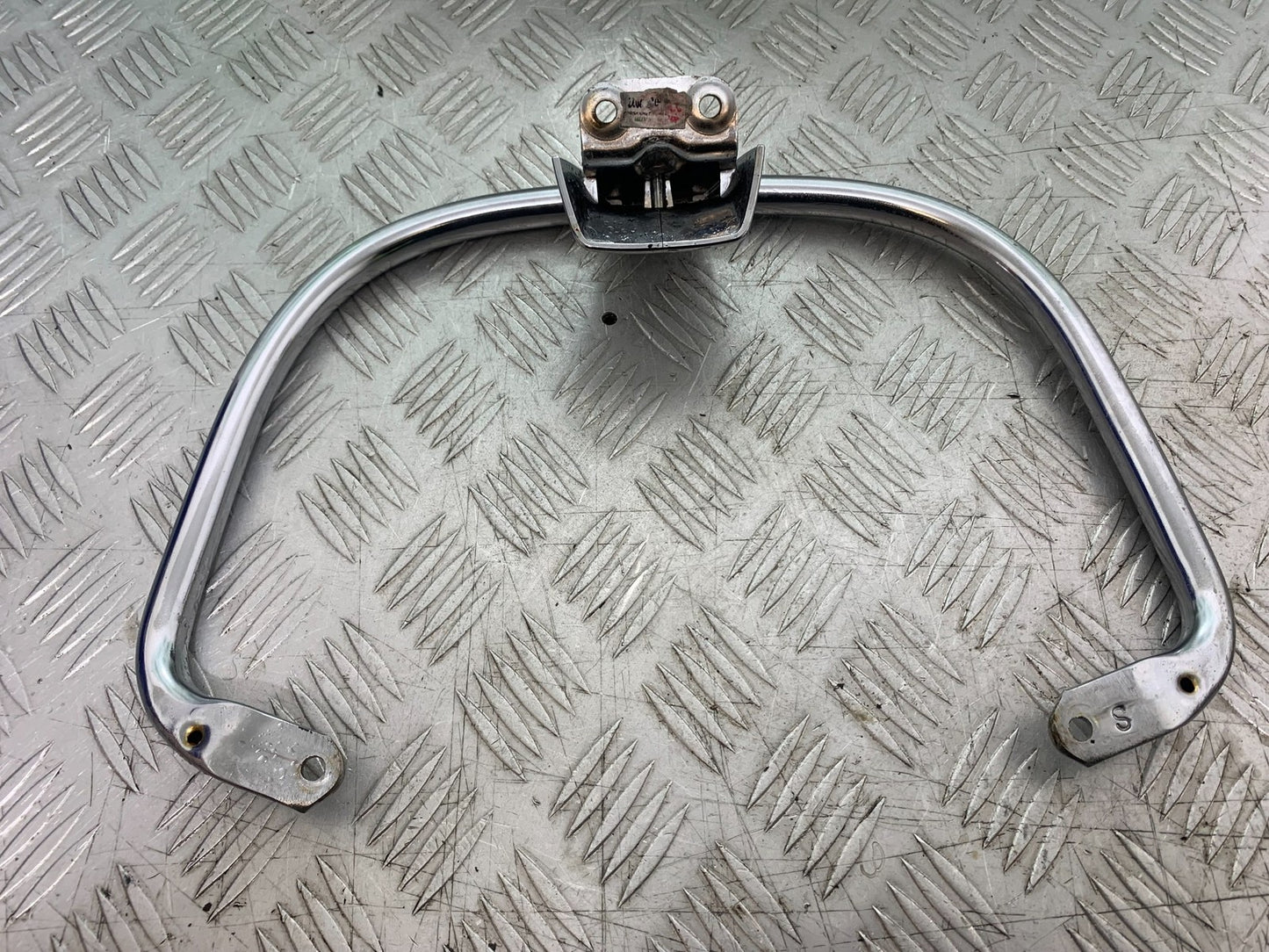 PIAGGIO VESPA GTS 125 GRAB RAIL  YEAR 2009-2014  (CMB1261)