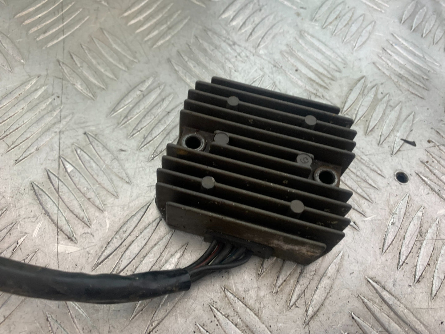 KAWASAKI VN1500 CLASSIC REGULATOR   YEAR 1999 -2006 (CMB1166)