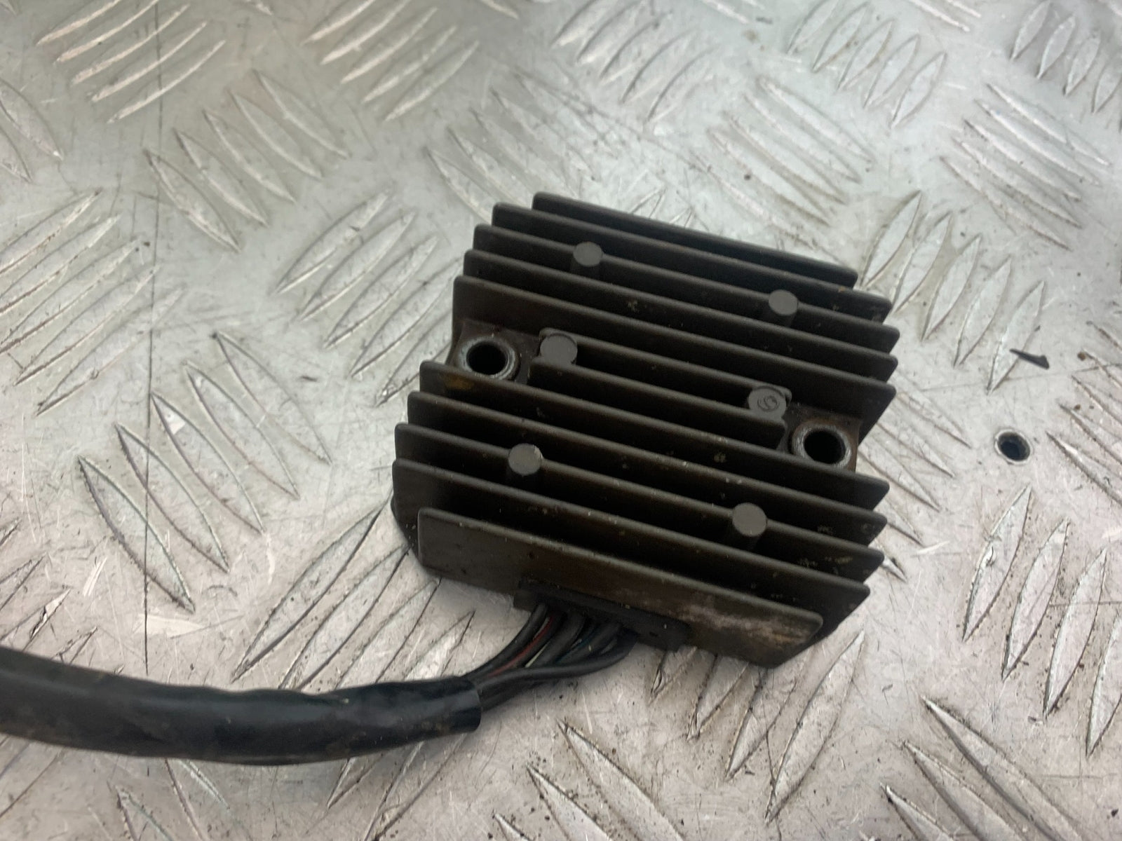 KAWASAKI VN1500 CLASSIC REGULATOR   YEAR 1999 -2006 (CMB1166)