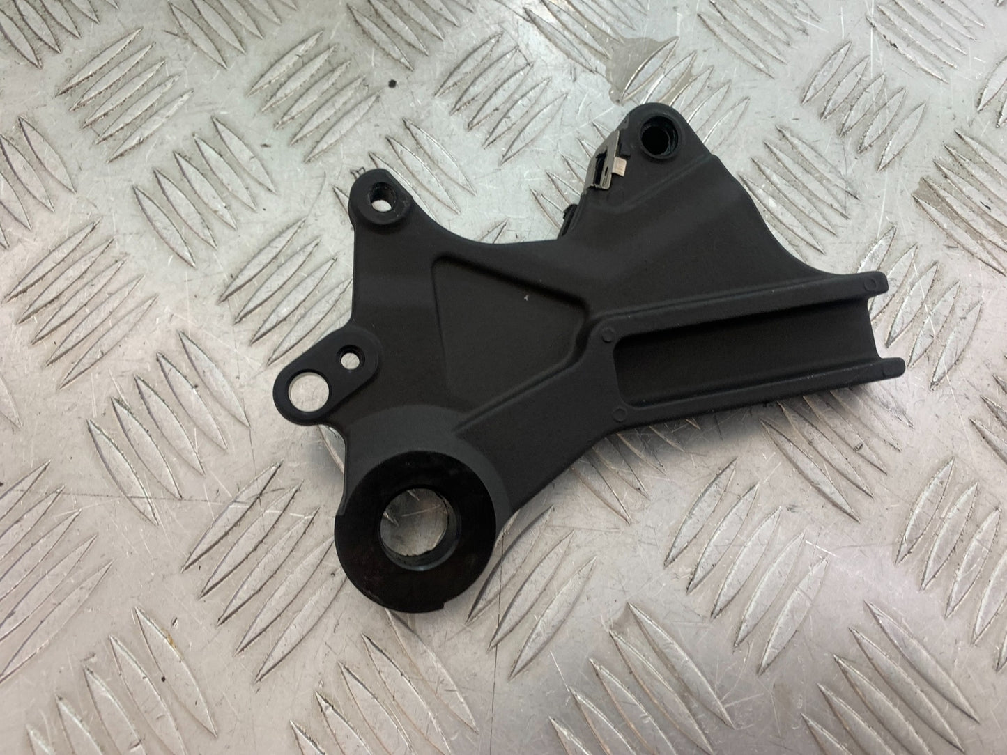 TRIUMPH TRIDENT 660 REAR CALIPER BRACKET  YEAR 2021-2024 (CMB1148)