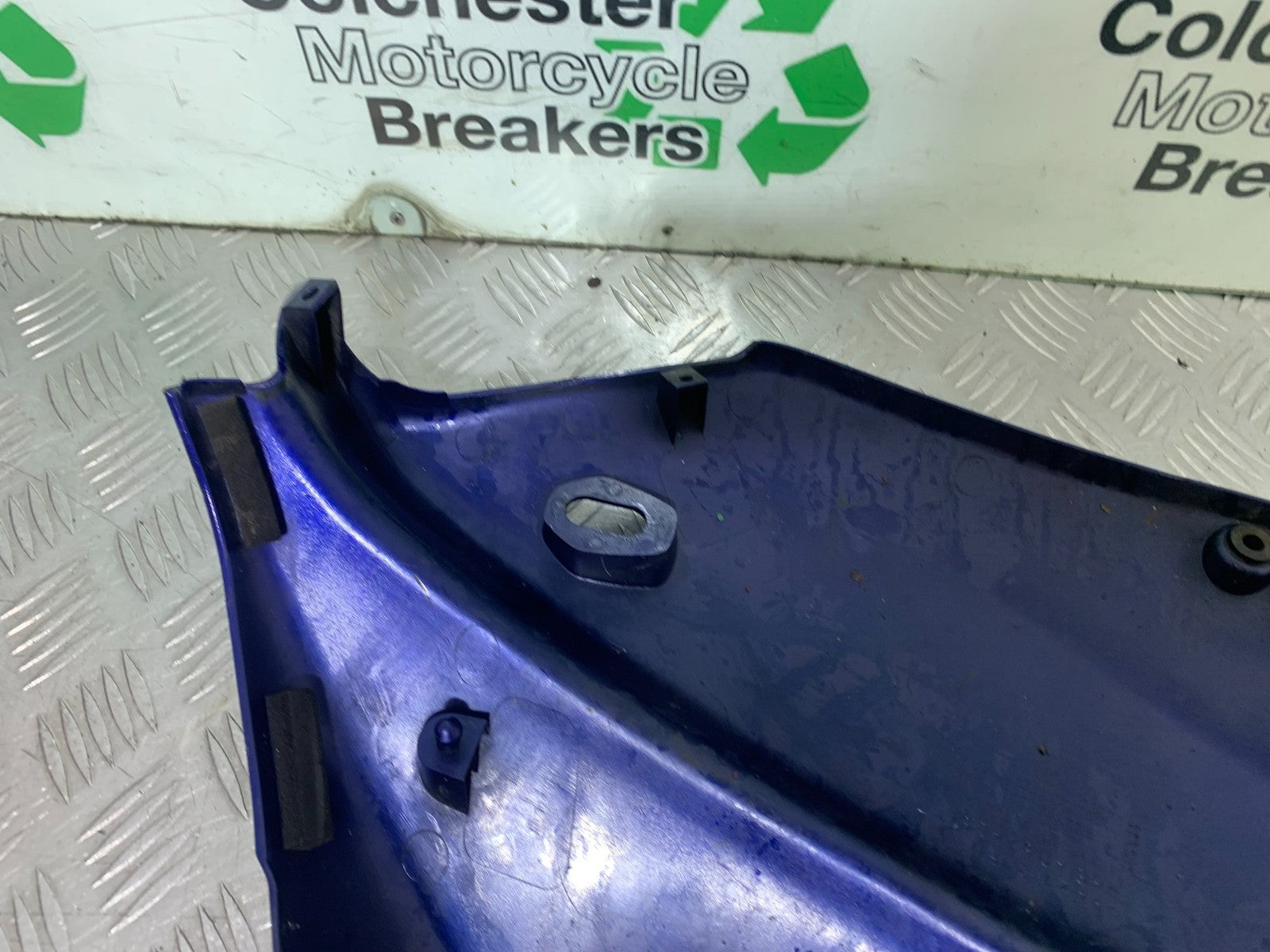SUZUKI GSF600 GSF 600 BANDIT LEFT FAIRING PANEL  2000-2004 (CMB1269)