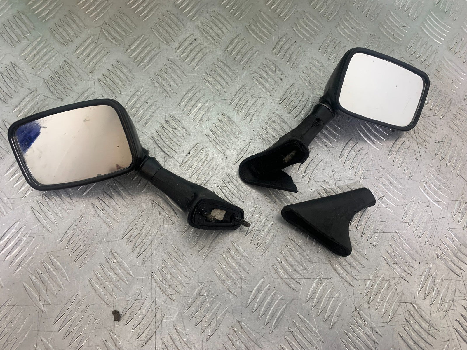KAWASAKI GPZ600 GPZ 600 LEFT & RIGHT MIRRORS   YEAR 1988-90 (CMB1258)