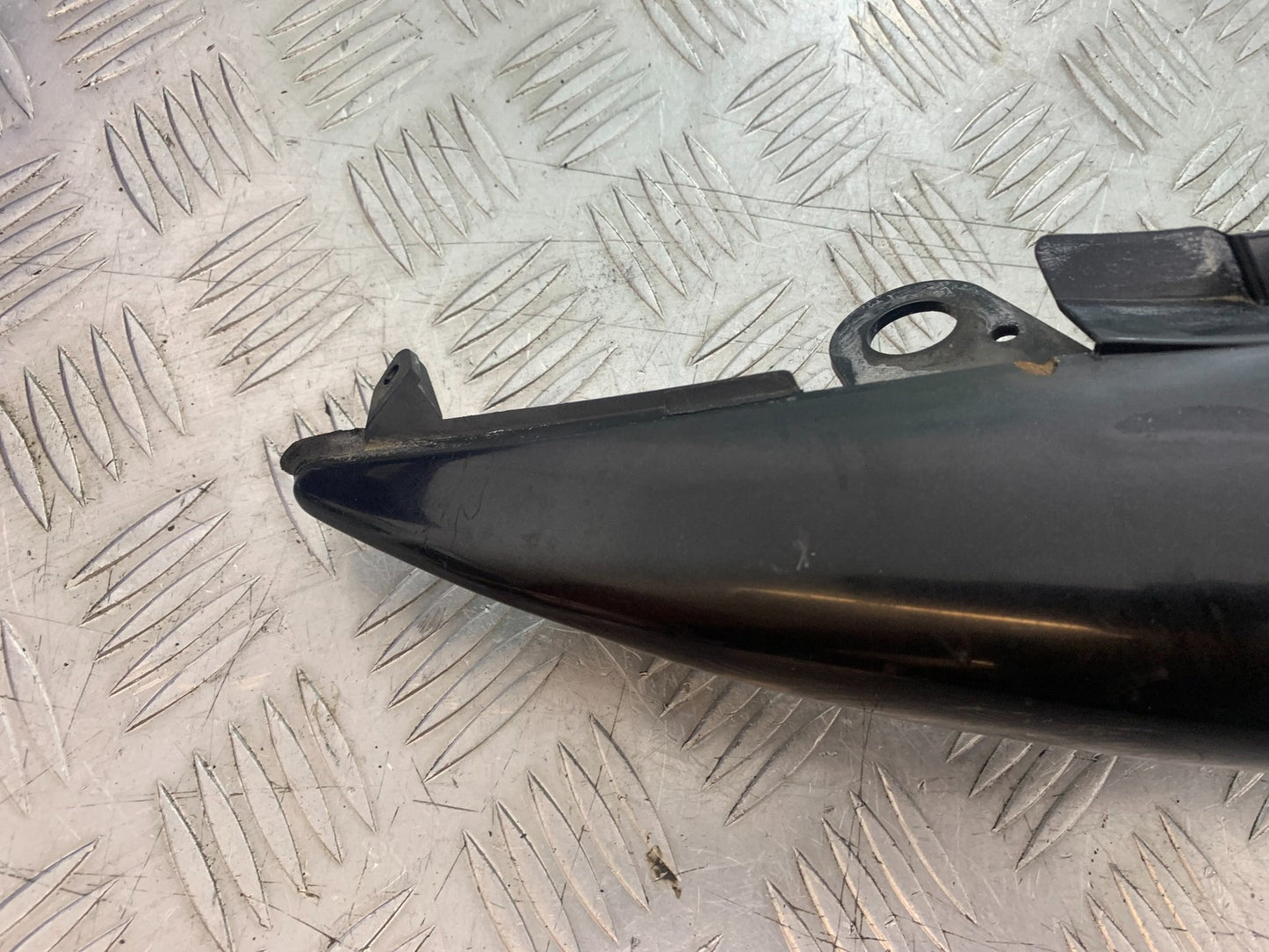 SUZUKI SV650 SV 650 mk1 RIGHT SEAT PANEL YEAR 1999-2002 (CMB1208)