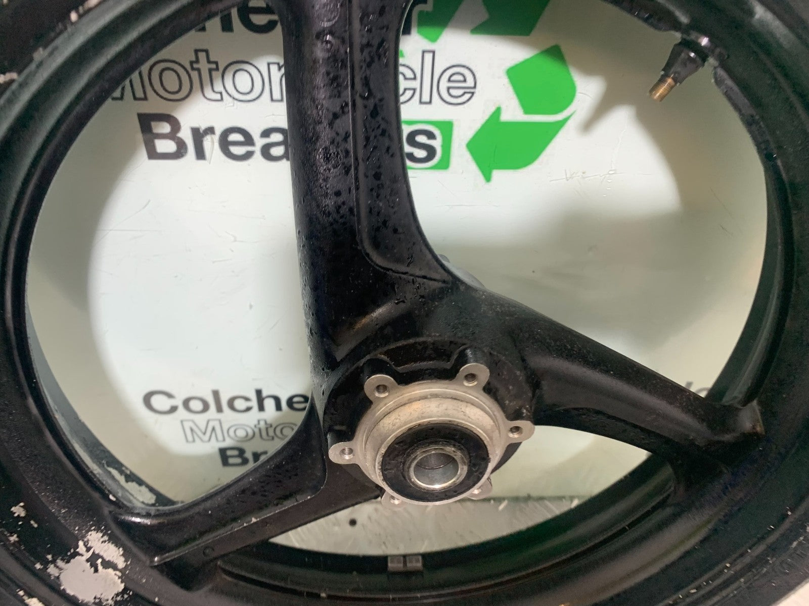 HONDA CBR1100 BLACKBIRD FRONT WHEEL  YEAR 1999-2005 (CMB1232)