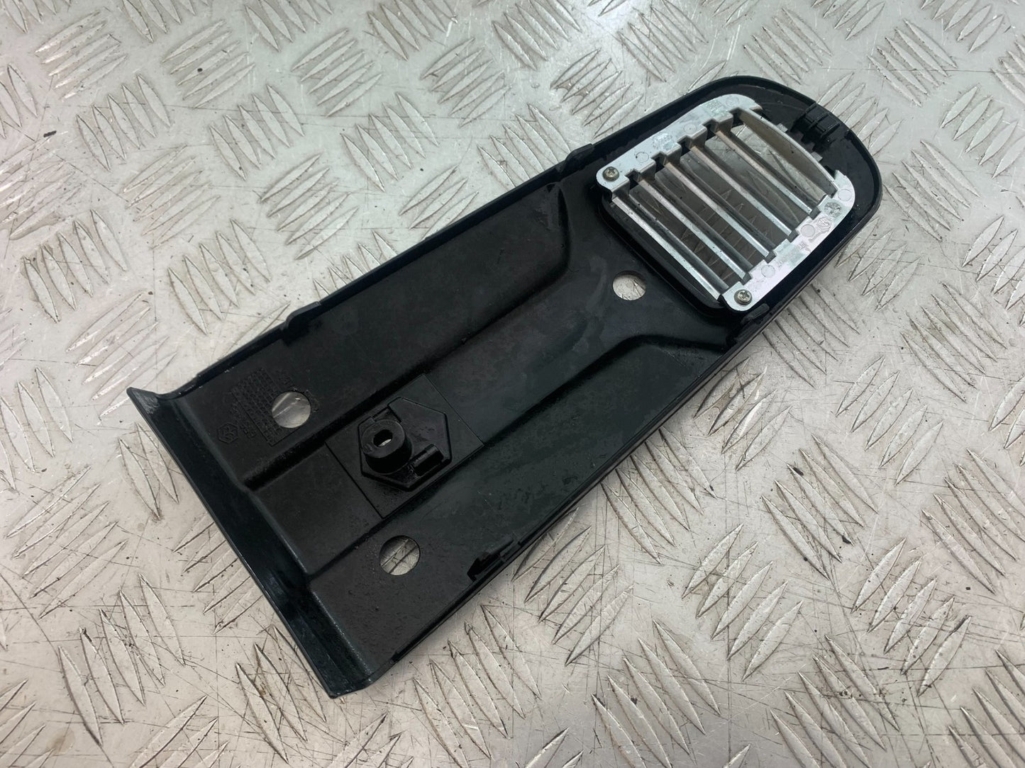 PIAGGIO VESPA GTS 125 FRONT INFILL GRILL YEAR 2009-14  (CMB1261)