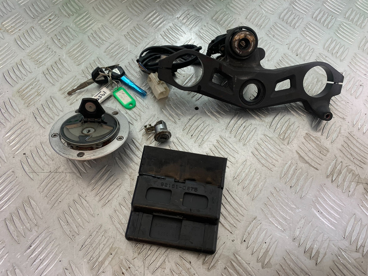 KAWASAKI ZX10R ZX 10R ECU LOCKS KEYS  YEAR 2011-2015 (CMB1154)