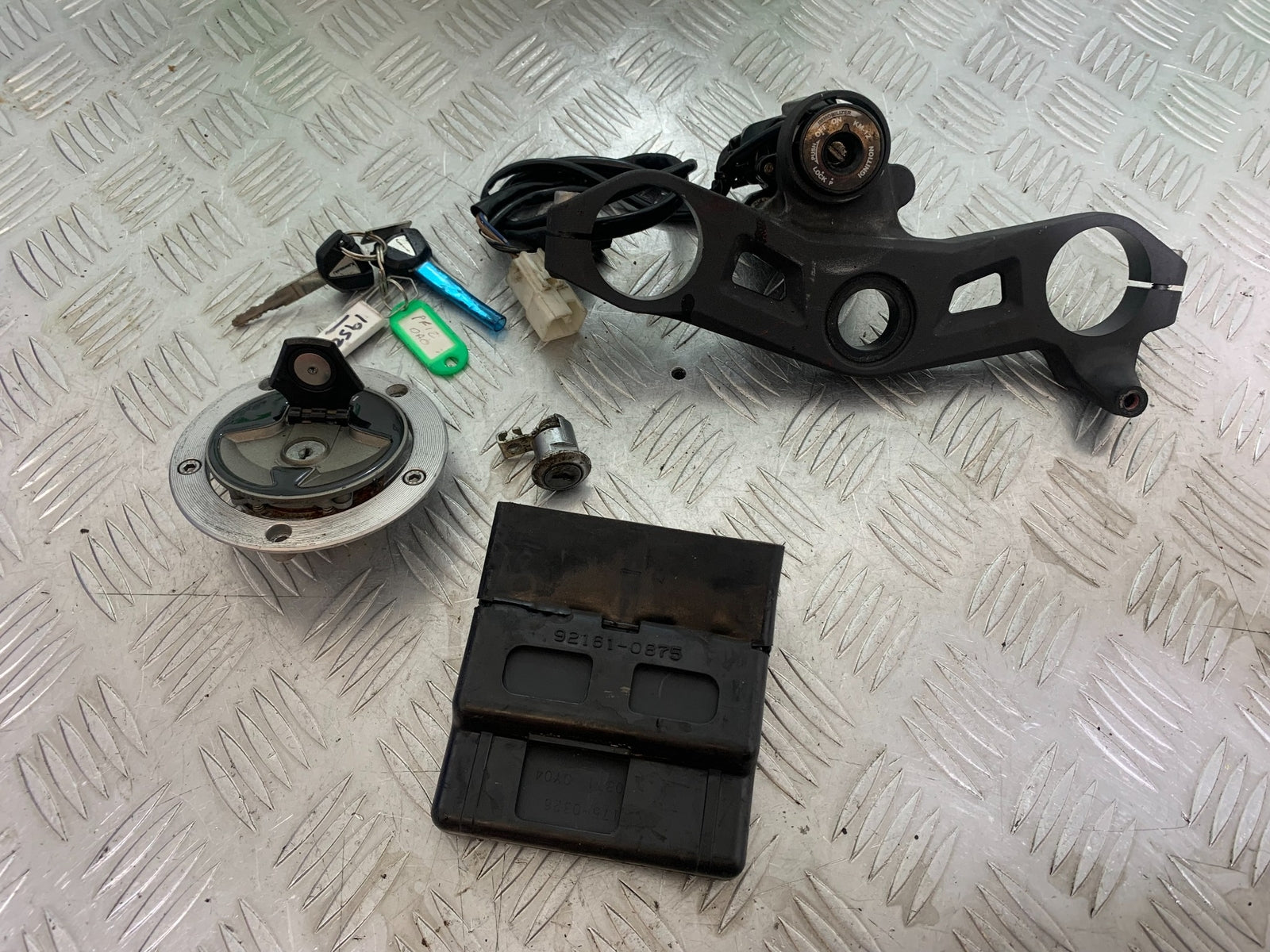 KAWASAKI ZX10R ZX 10R ECU LOCKS KEYS  YEAR 2011-2015 (CMB1154)