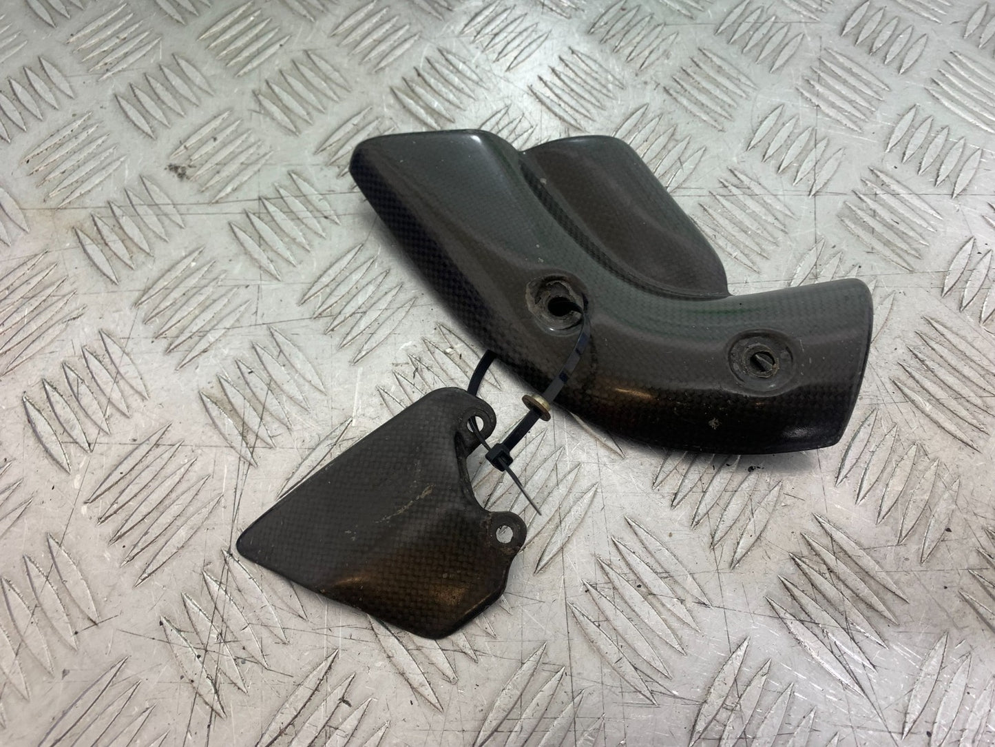 DUCATI 996 SPS 748 916 998 CARBON EXHAUST SHIELDS    1999-2000 (CMB1209)