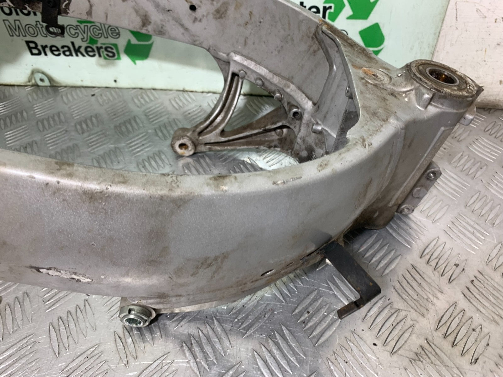 TRIUMPH 955I SPRINT RS FRAME REG LOG BOOK  YEAR 2004 (CMB1313)