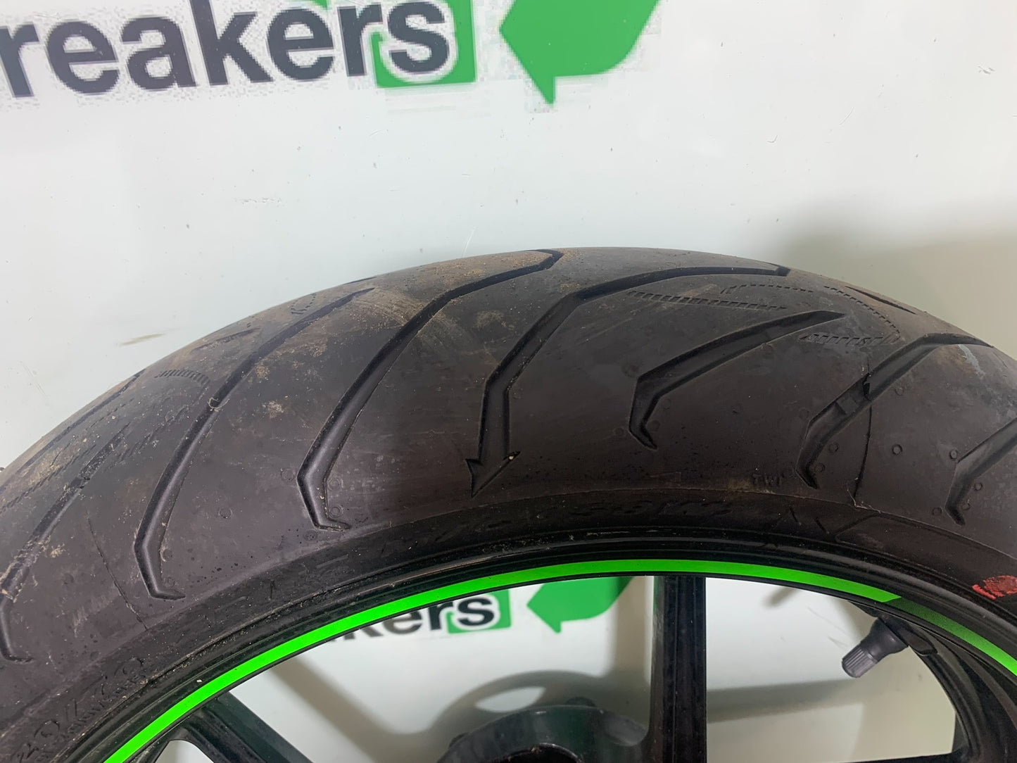 KAWASAKI ZX6R FRONT WHEEL  YEAR 2009-2012 (CMB1136)