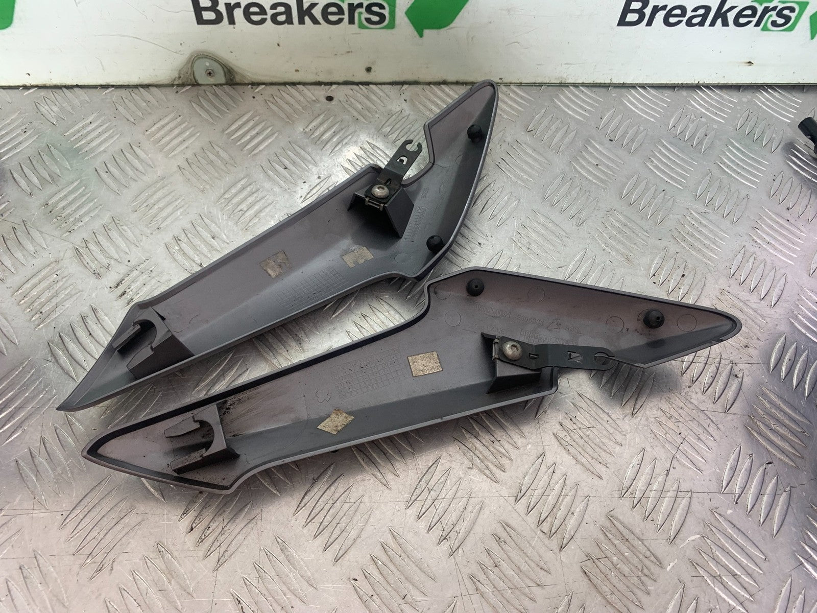 TRIUMPH 675 STREET TRIPLE LEFT AND RIGHT SIDE INFILLS  2013-2016 (CMB1186)