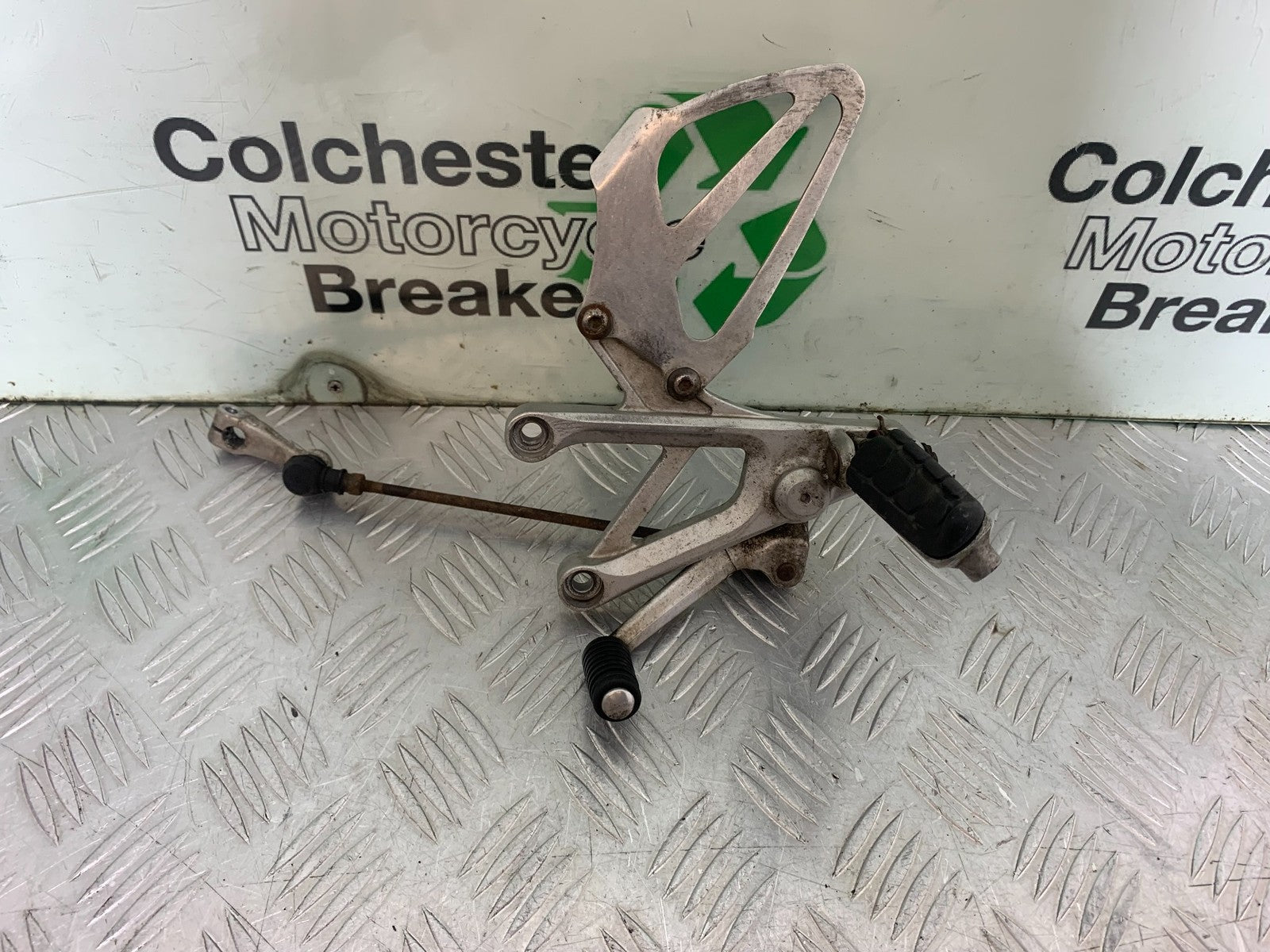 HONDA CBR600 CBR 600 FX FY FRONT LEFT HANGER   YEAR 1999-2000 (CMB1287)