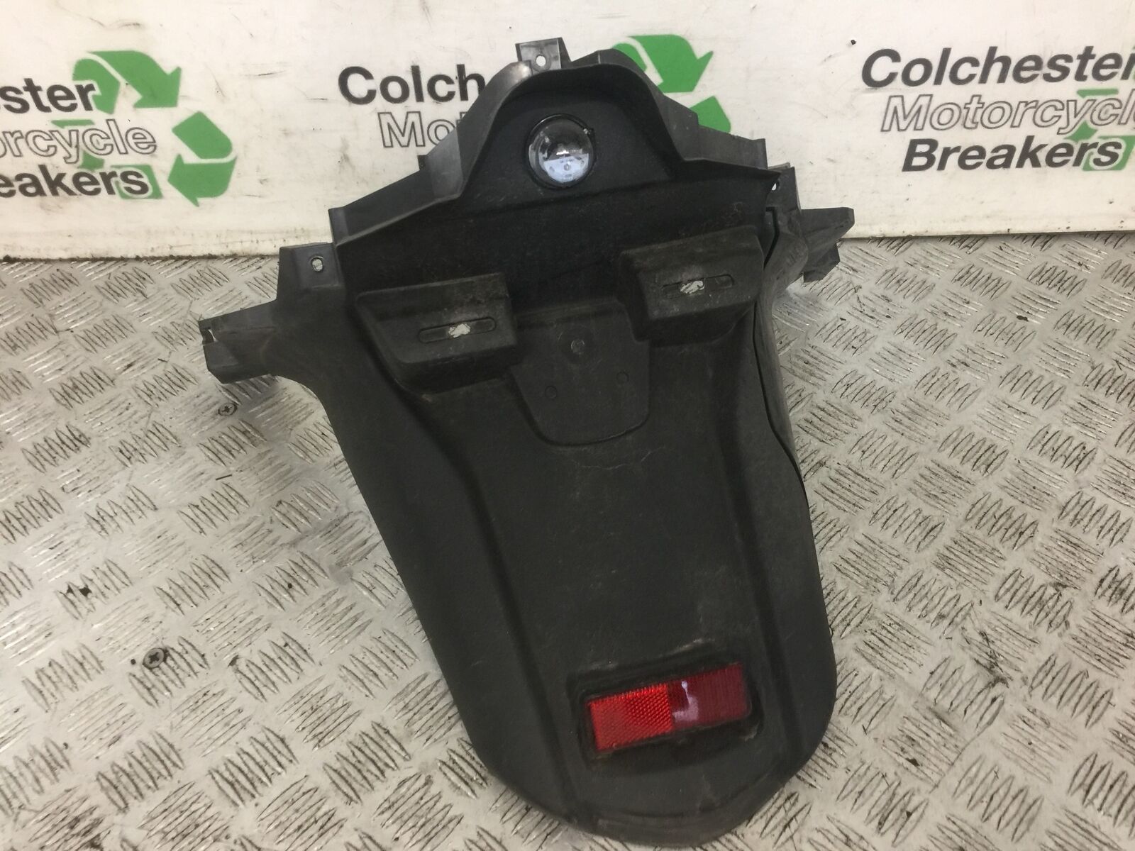 SUZUKI 650 BURGMAN REAR MUDGUARD   YEAR 2014-2018 (STOCK 769)