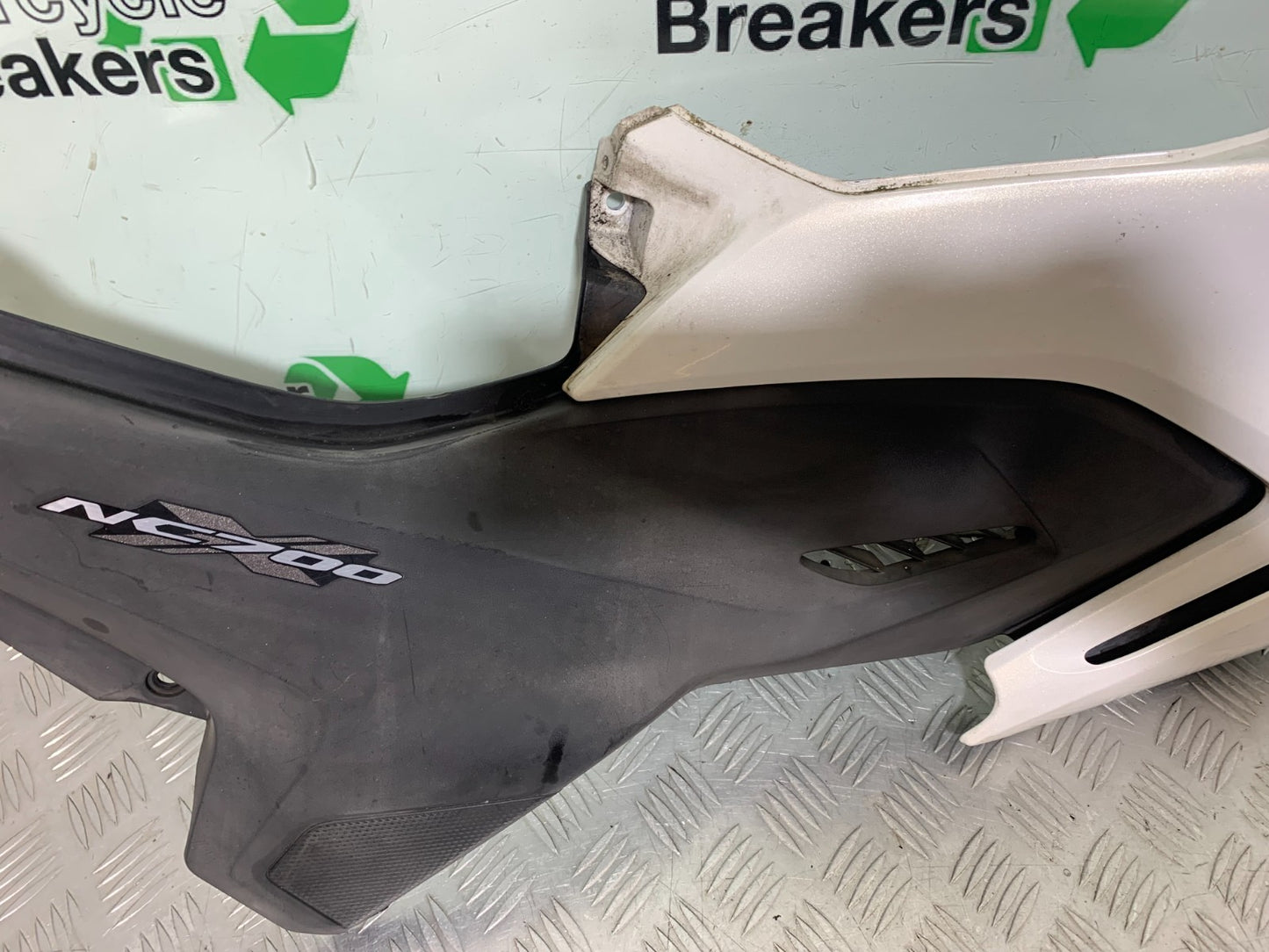 HONDA NC700 X RIGHT  TANK PANEL YEAR 2012-2014 (CMB1327)
