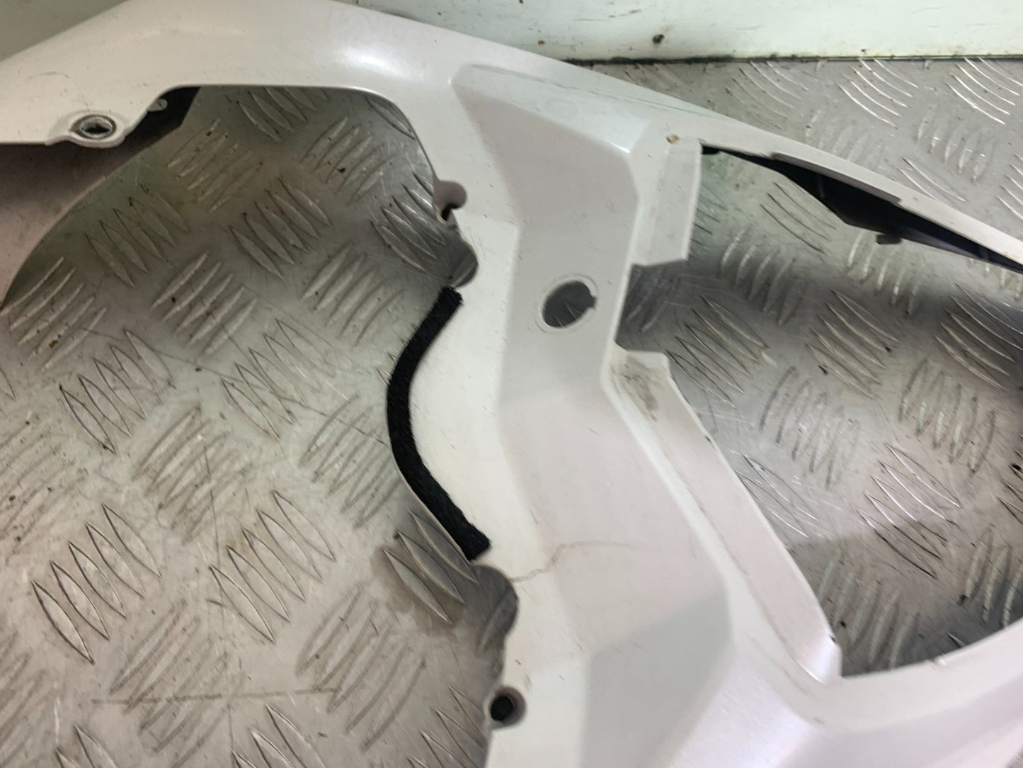 YAMAHA YZF R1 14 B BIG BANG SEAT UNIT   2009-14 (CMB1175)