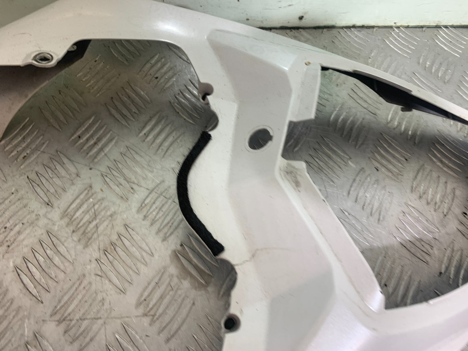 YAMAHA YZF R1 14 B BIG BANG SEAT UNIT   2009-14 (CMB1175)