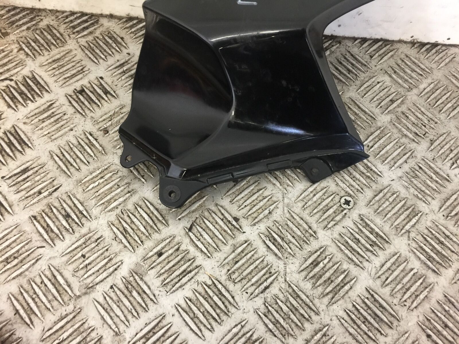 KAWASAKI NINJA H2 SX SE LEFT TANK FAIRING INFILL  YEAR 2018 2019  (STOCK 439)