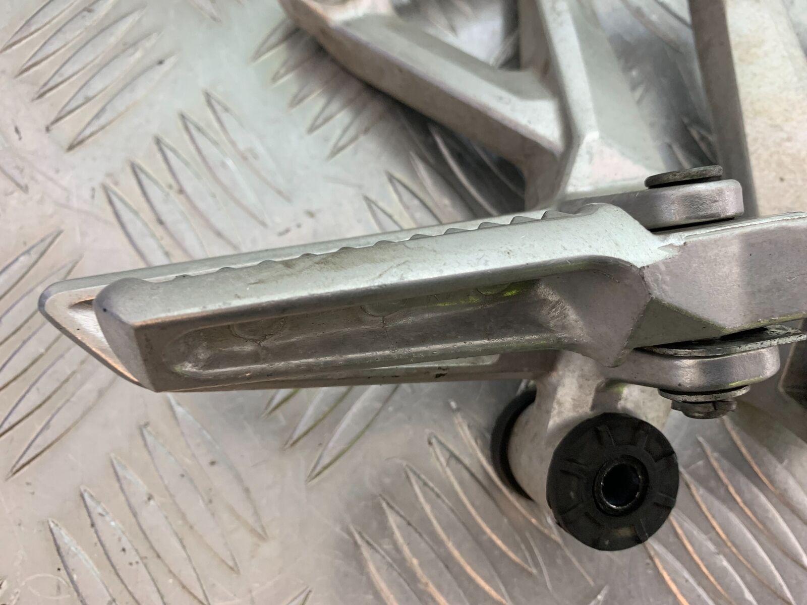 HONDA CBR500R CBR 500 R REAR HANGERS AND PEGS  YEAR 2016 (CMB1066)