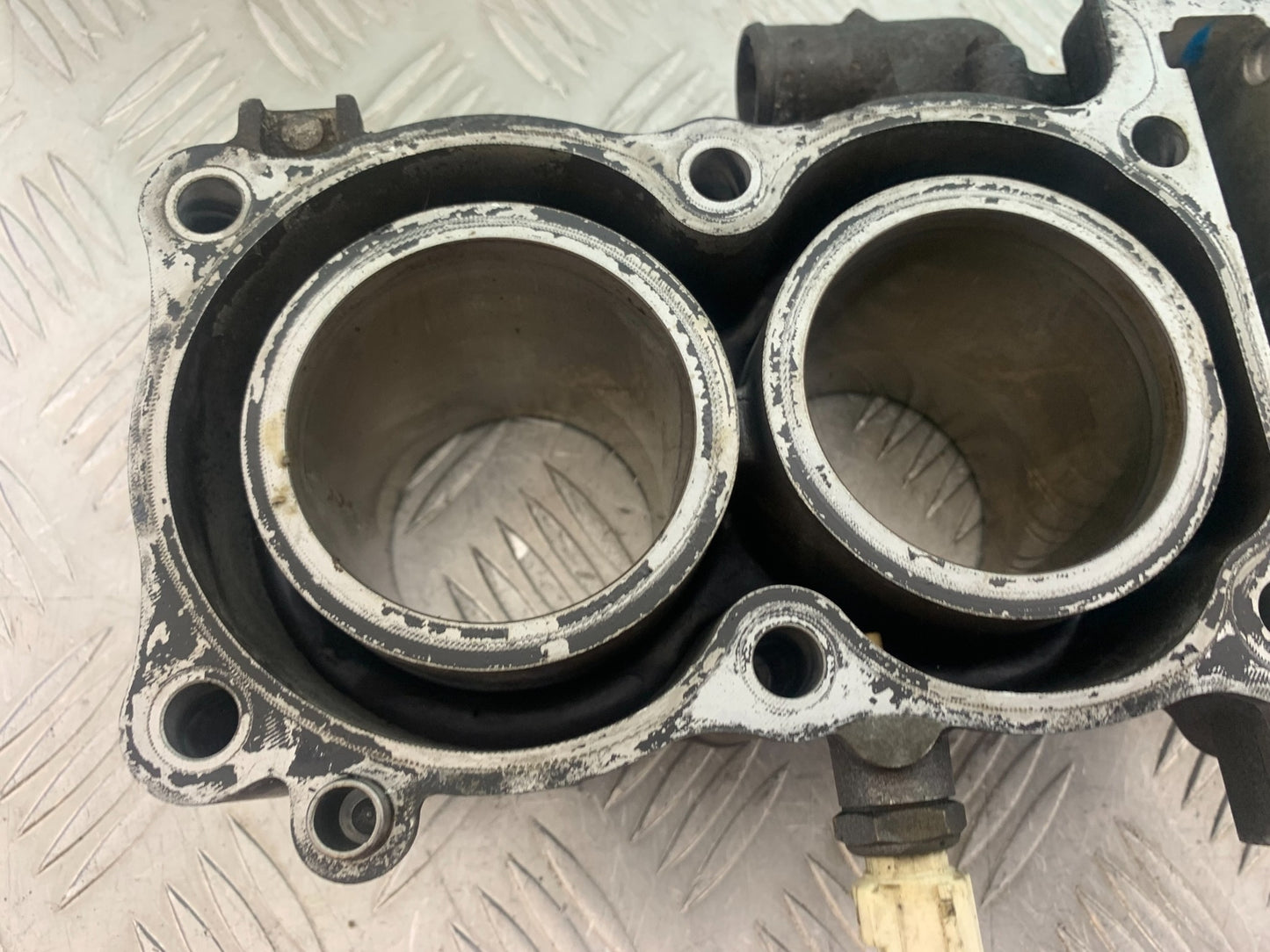 SUZUKI GSF650 GSF 650 BARRELS  YEAR 2007-2009  (CMB1161)