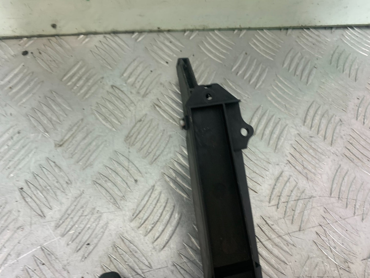 BMW K1200 K 1200 LT SCREEN MOTOR AND BRACKET    YEAR 1999-07 (CMB1271)