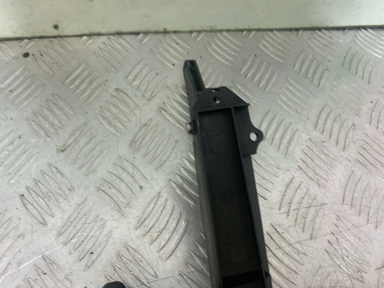 BMW K1200 K 1200 LT SCREEN MOTOR AND BRACKET    YEAR 1999-07 (CMB1271)