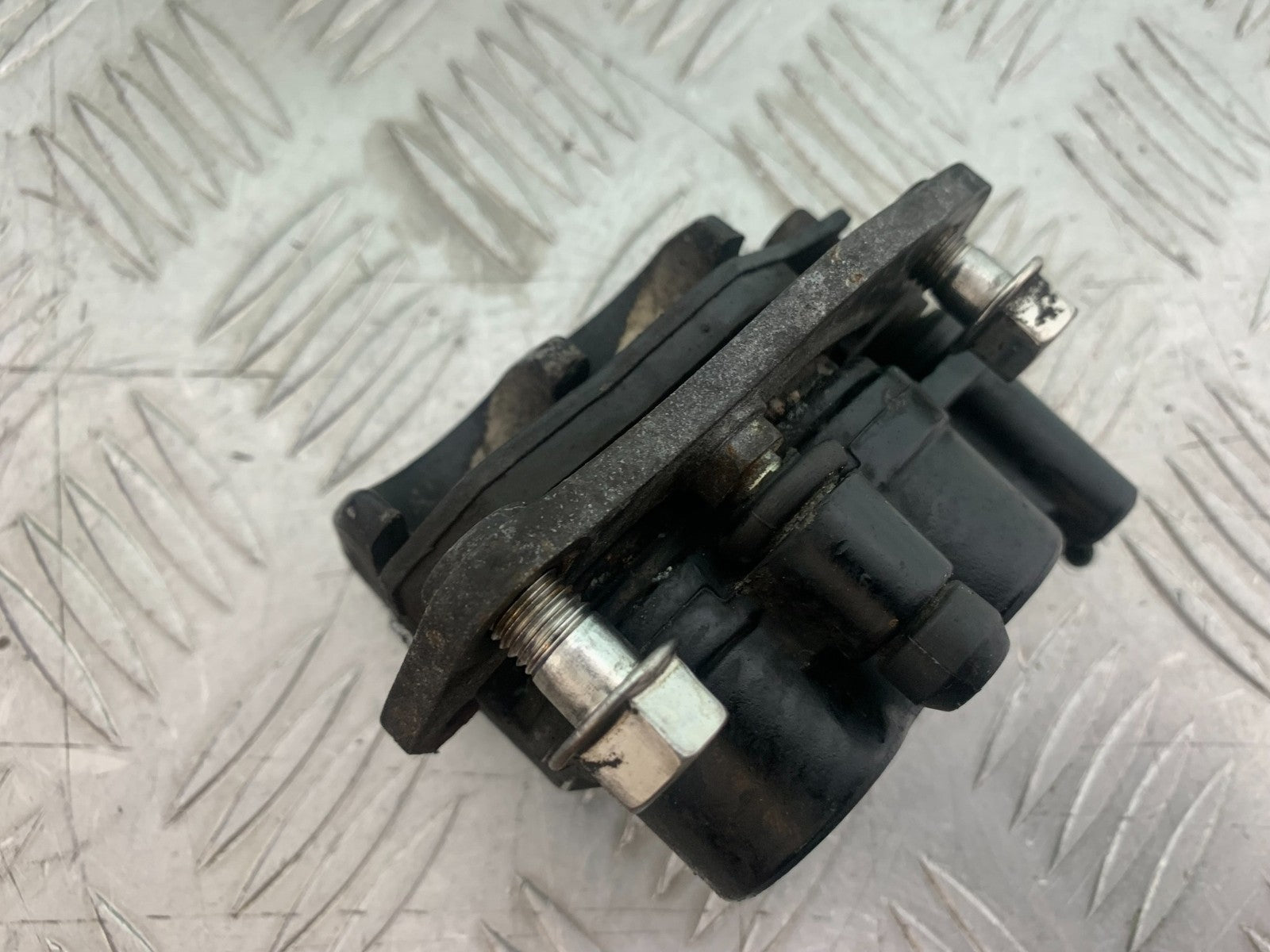 TRIUMPH 955i SPRINT ST REAR BRAKE CALIPER  1999-2004 (CMB1176)