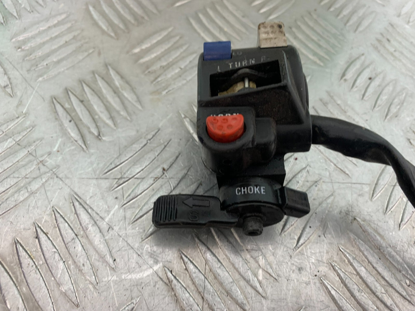 KAWASAKI KLR250 KLR 250 LEFT AND RIGHT SWITCH GEARS   YEAR 1984-2001 (CMB1225)